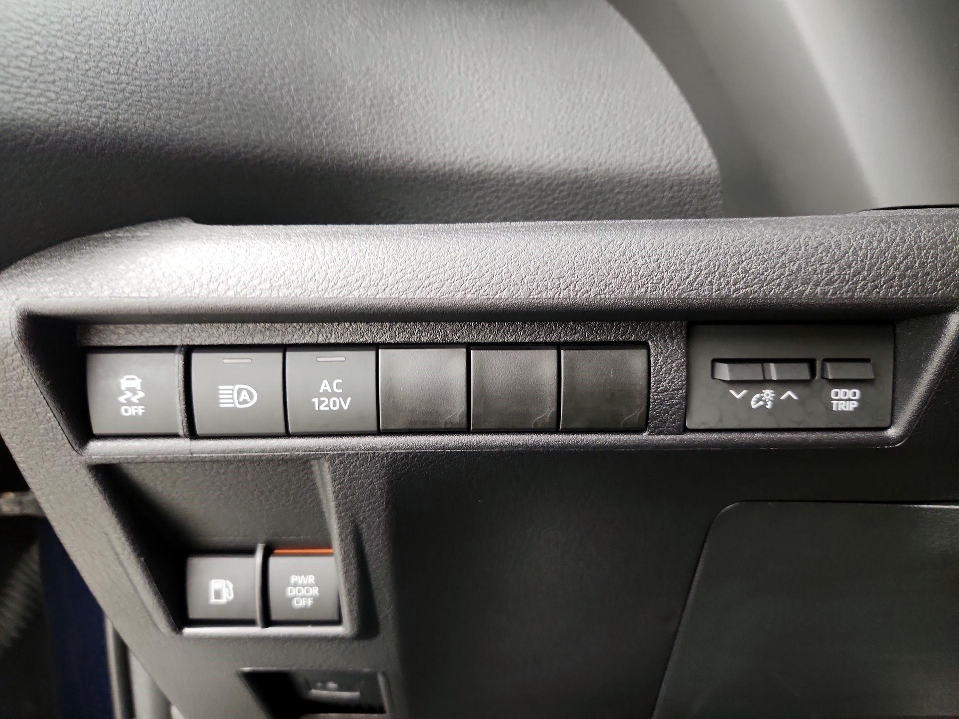 Thumbnail: 2025 Toyota Sienna - 11