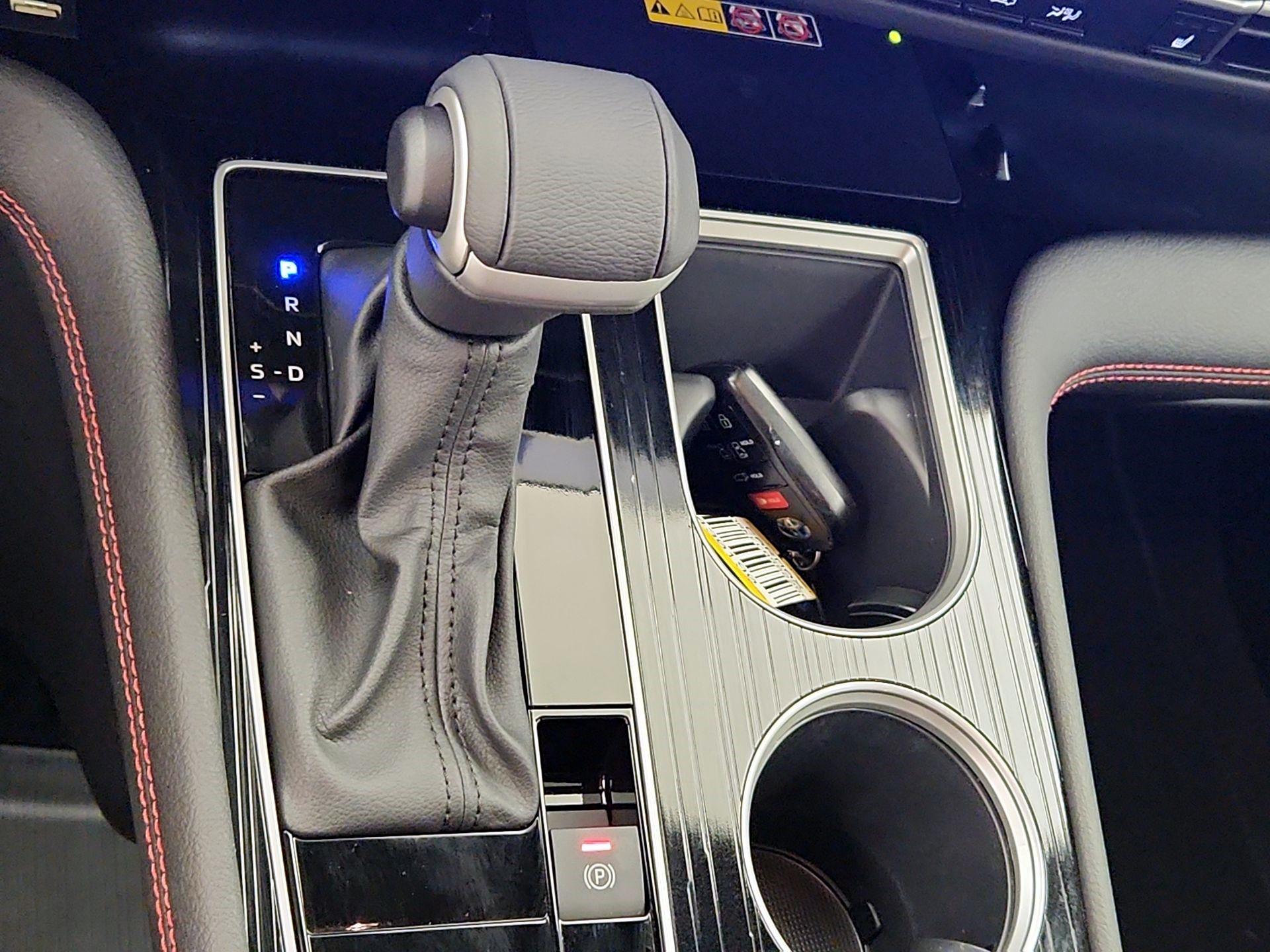 Thumbnail: 2025 Toyota Sienna - 15