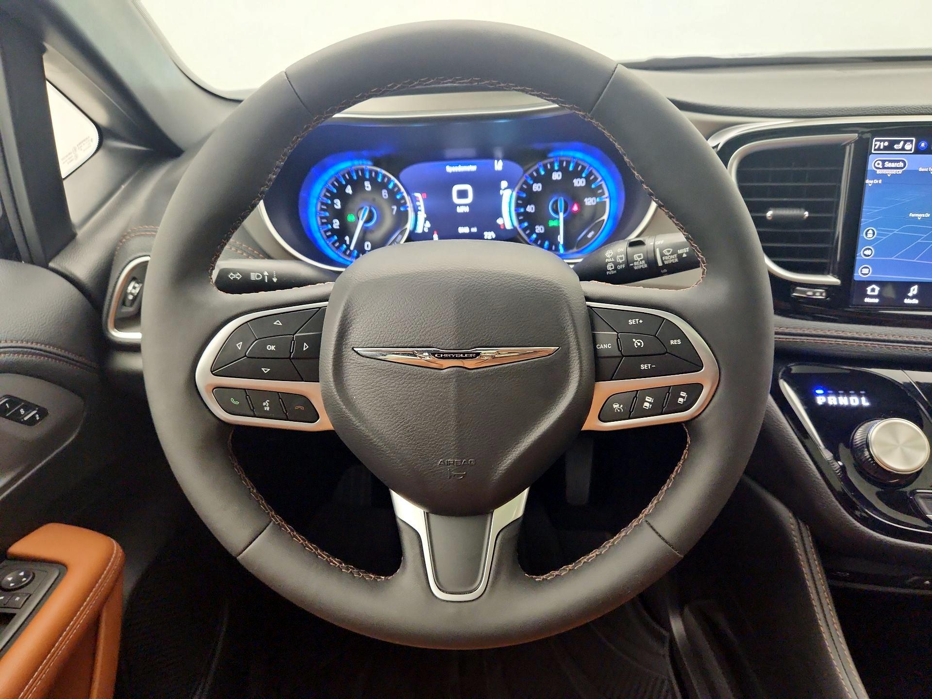 Thumbnail: 2024 Chrysler Pacifica - 10