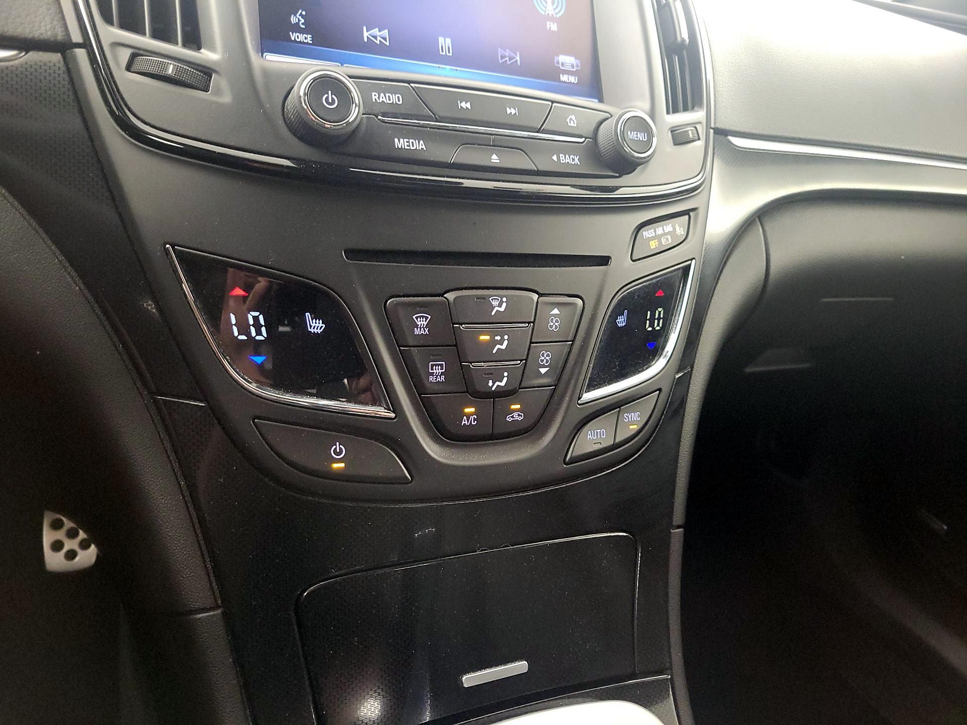Thumbnail: 2015 Buick Regal - 17