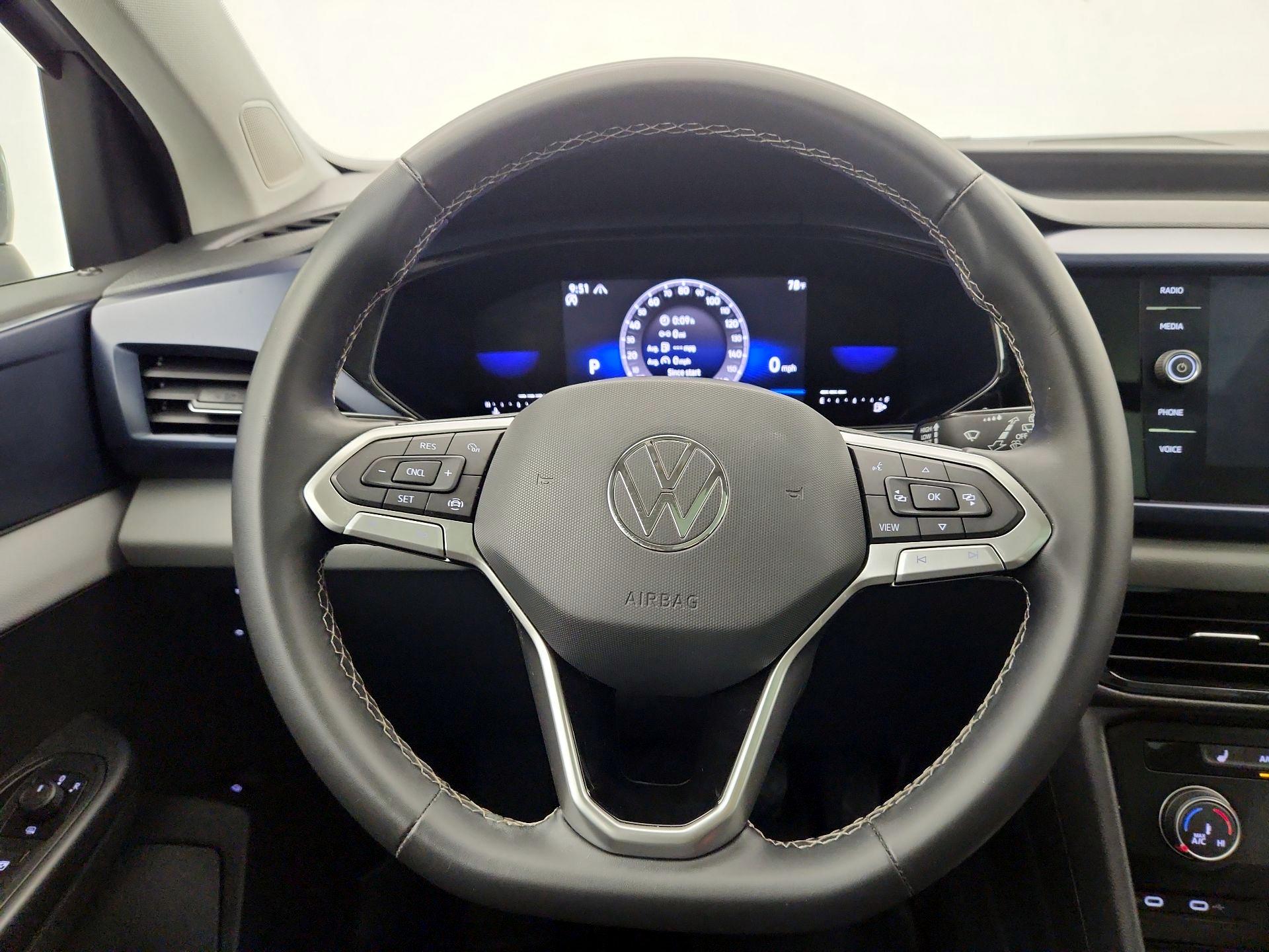 Thumbnail: 2022 Volkswagen Taos - 10