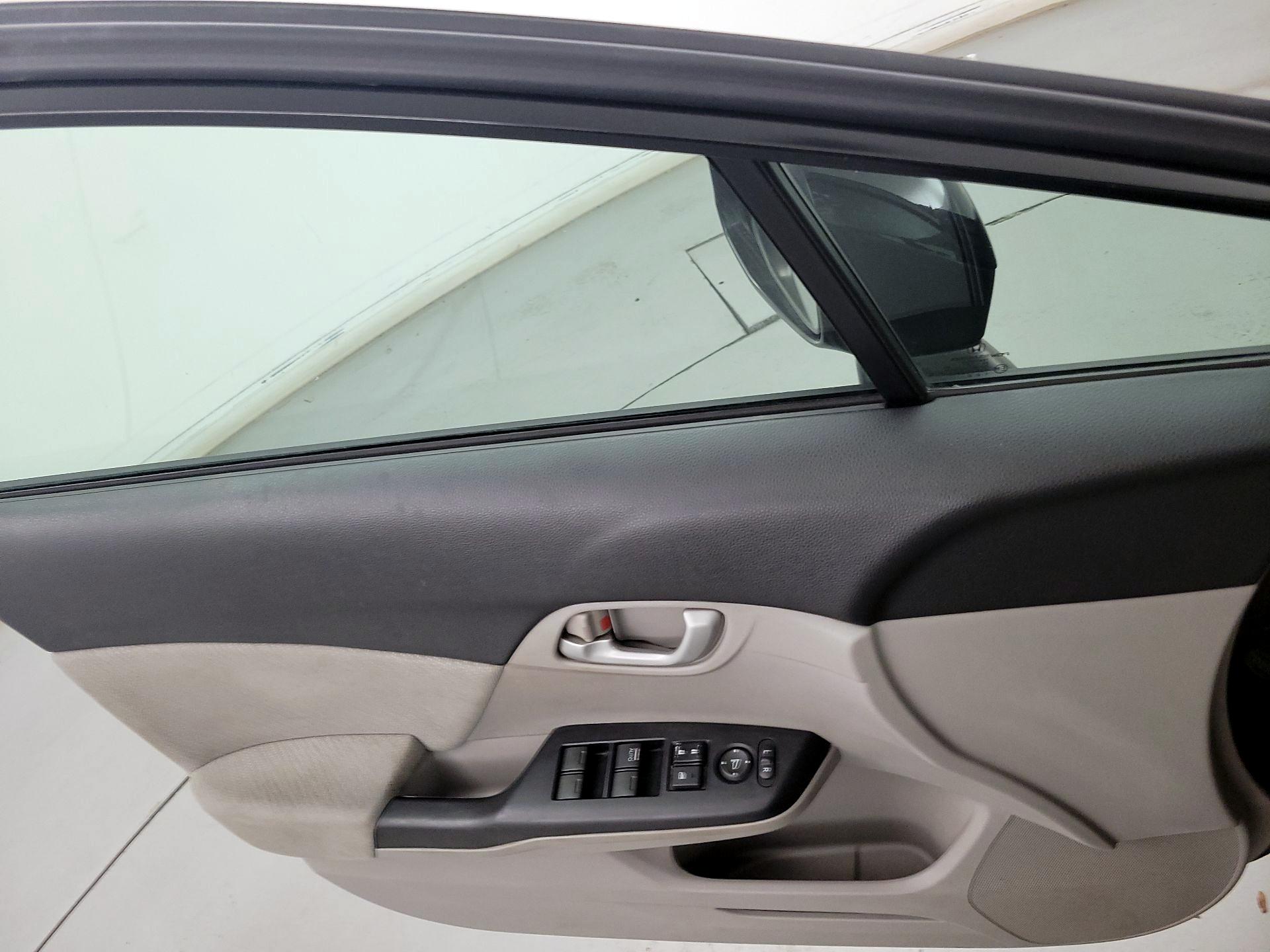 Thumbnail: 2013 Honda Civic - 12