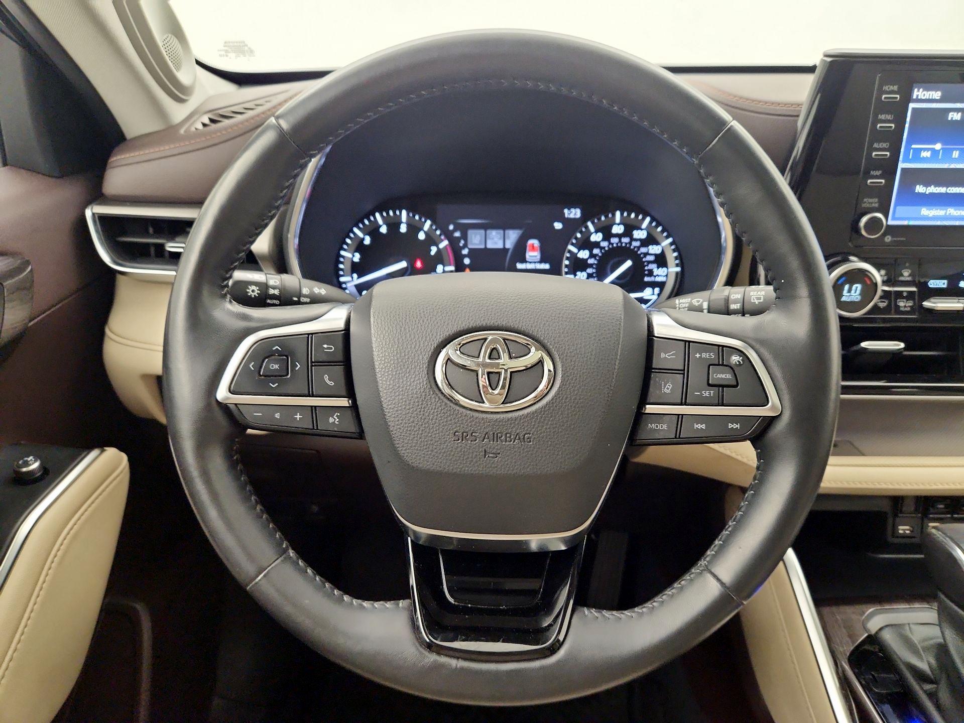 Thumbnail: 2020 Toyota Highlander - 10