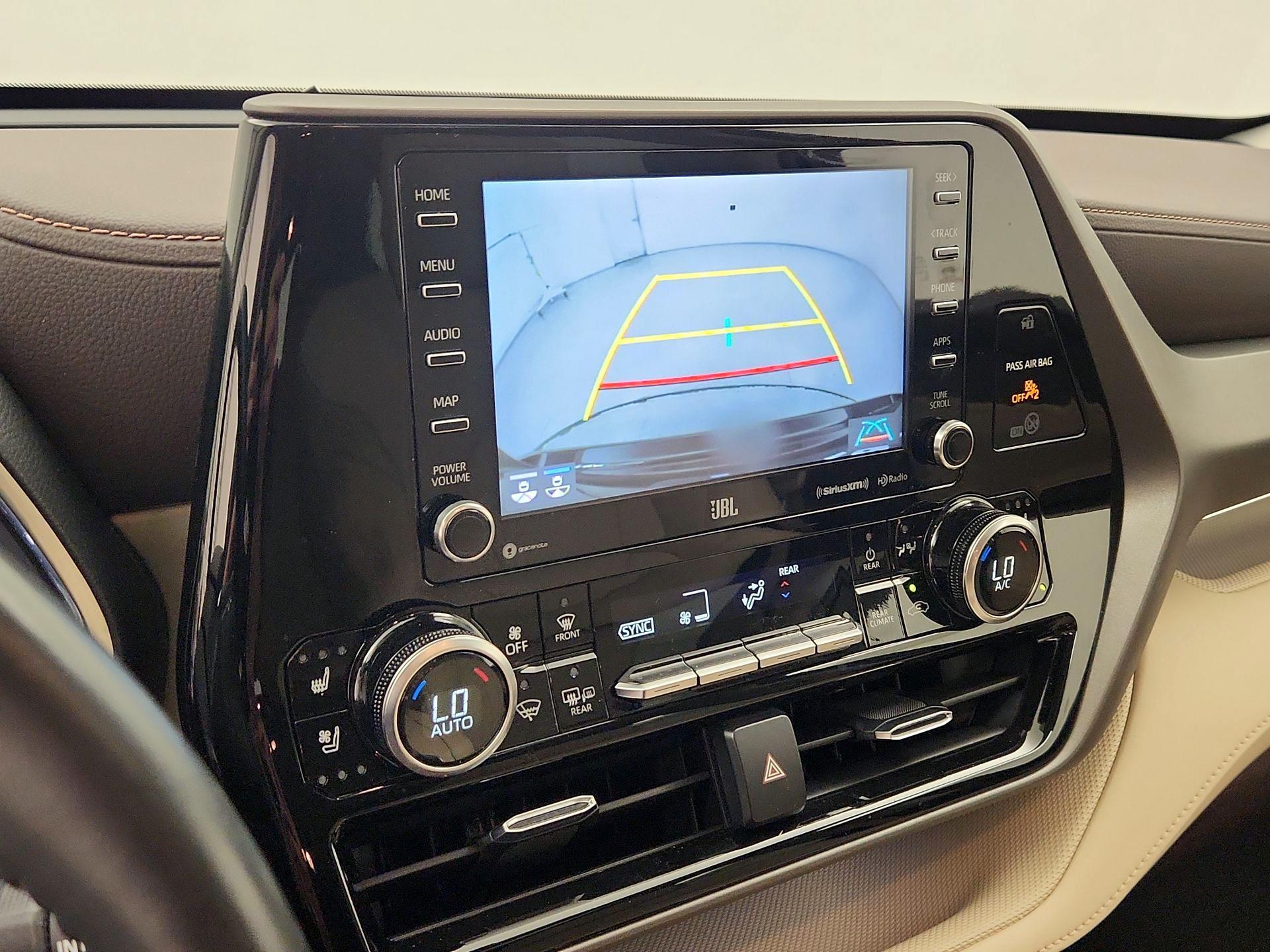 Thumbnail: 2020 Toyota Highlander - 15