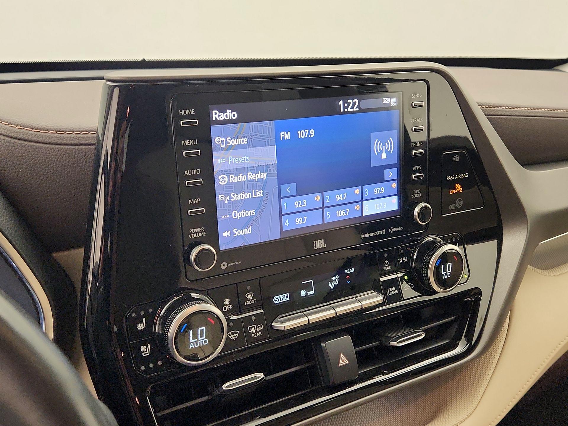 Thumbnail: 2020 Toyota Highlander - 16