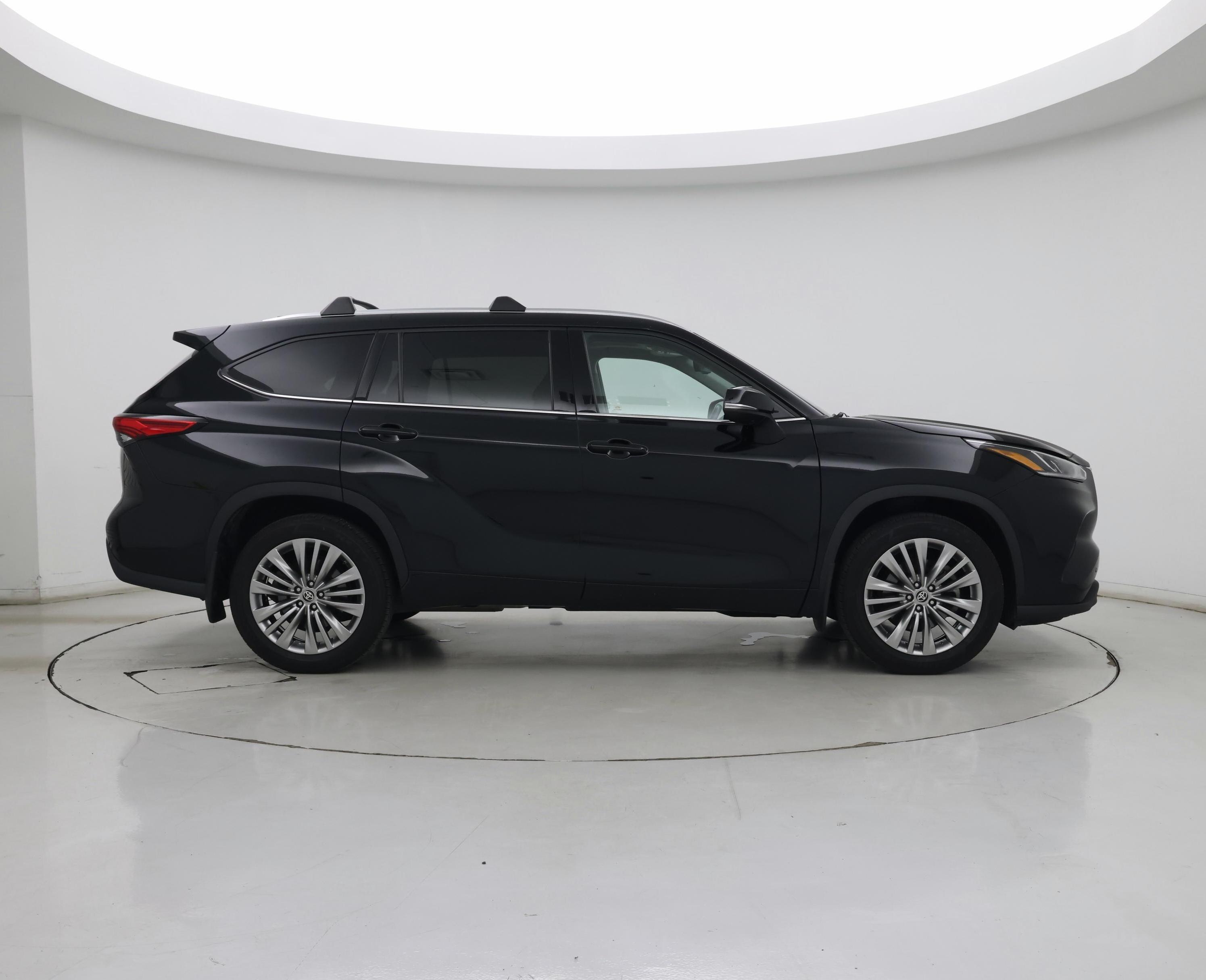 Thumbnail: 2020 Toyota Highlander - 7