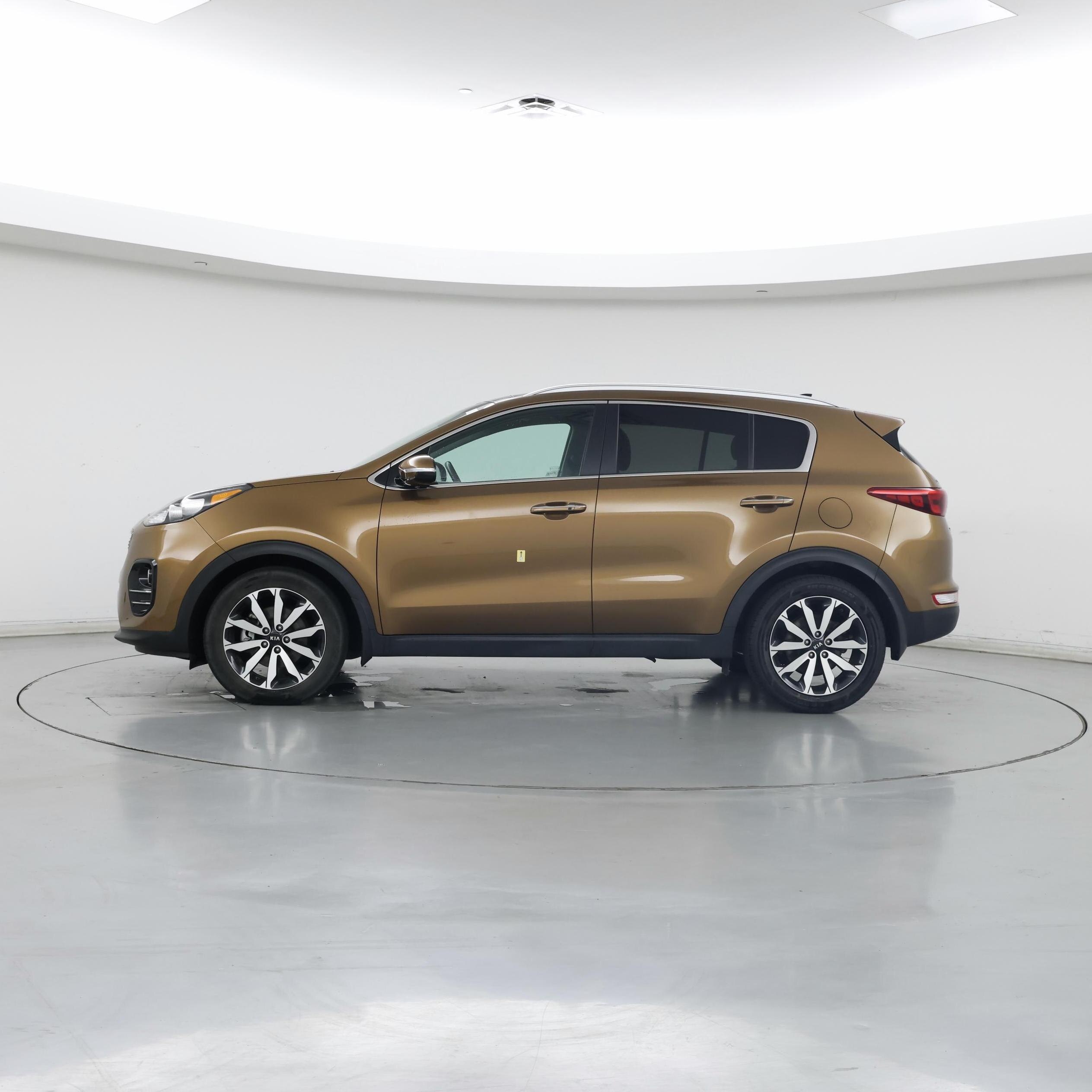 Thumbnail: 2017 Kia Sportage - 3