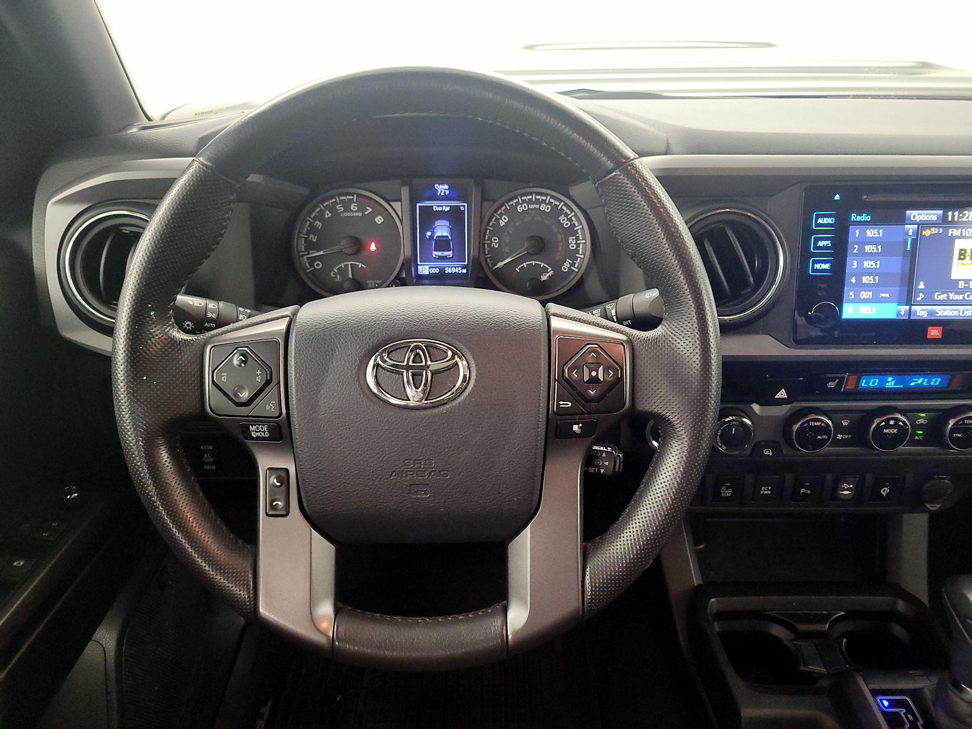 Thumbnail: 2016 Toyota Tacoma - 10