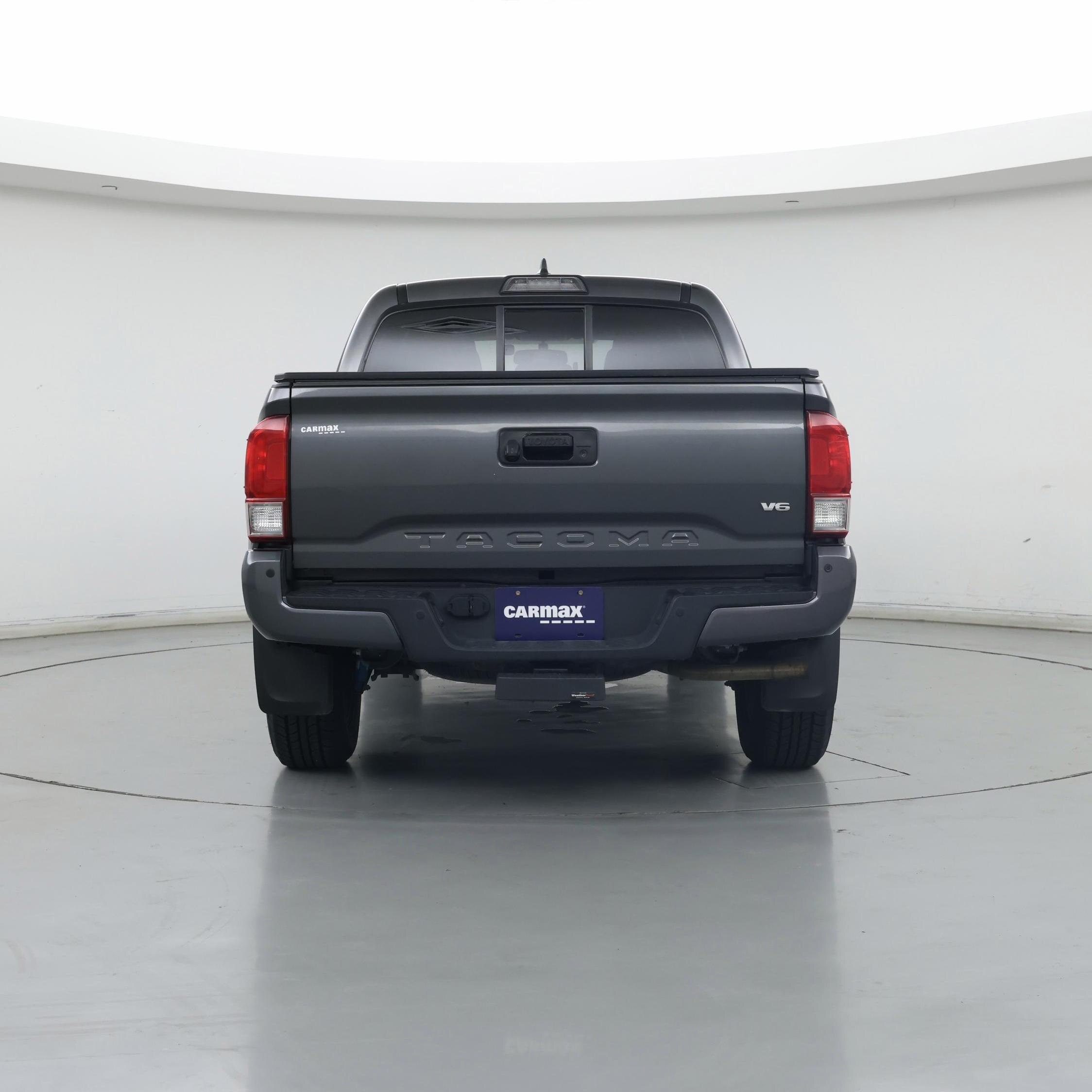 Thumbnail: 2016 Toyota Tacoma - 6