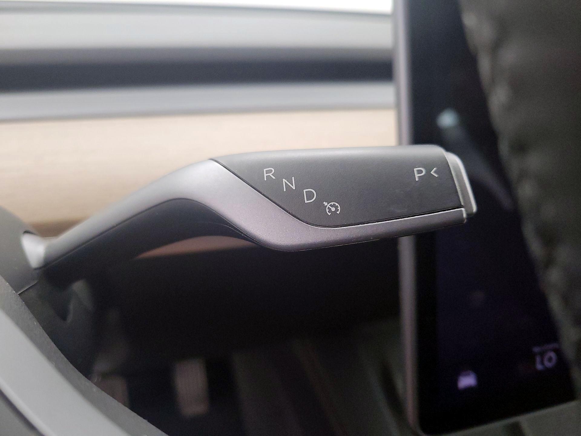Thumbnail: 2022 Tesla Model 3 - 17