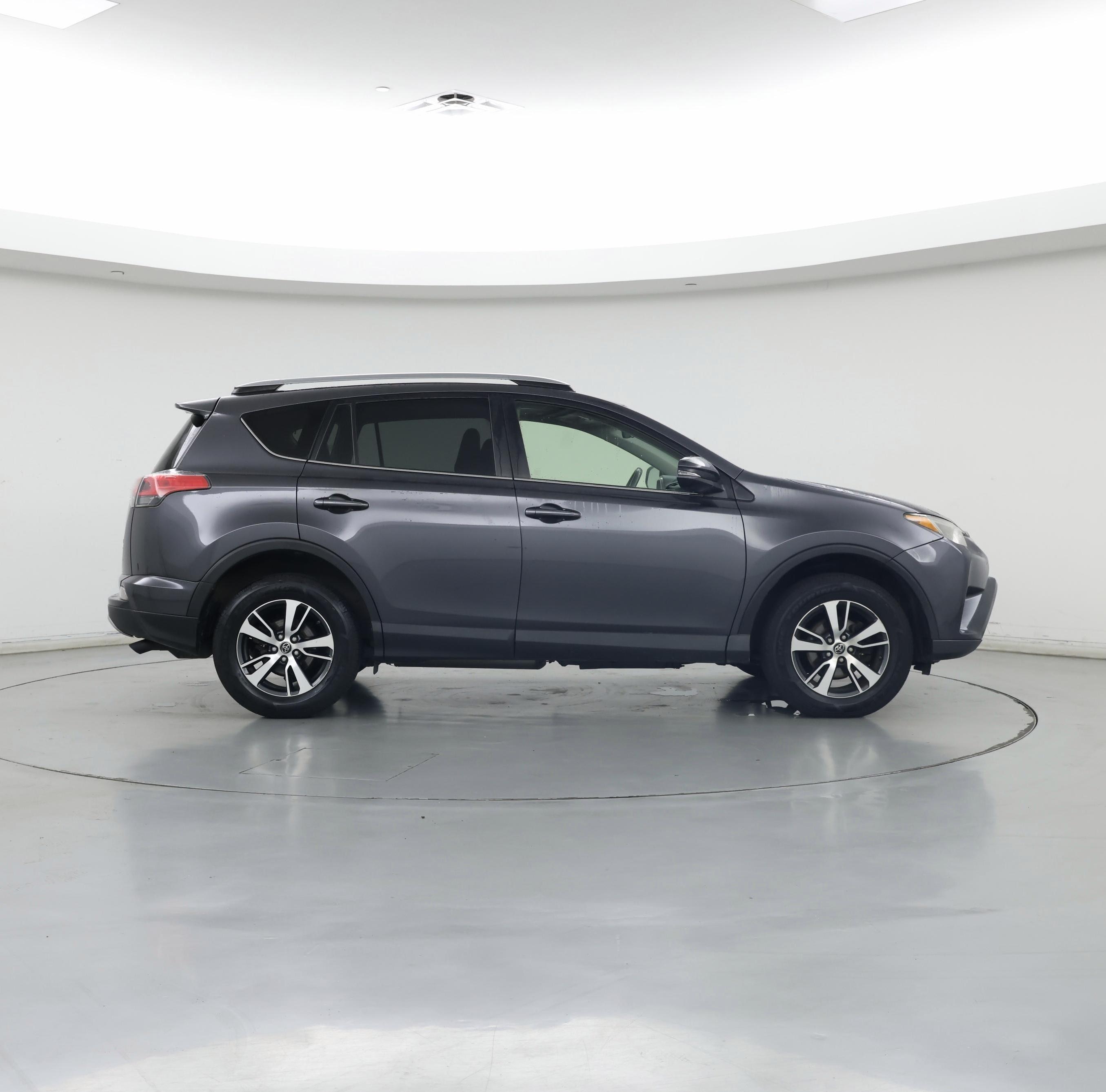 Thumbnail: 2018 Toyota RAV4 - 7