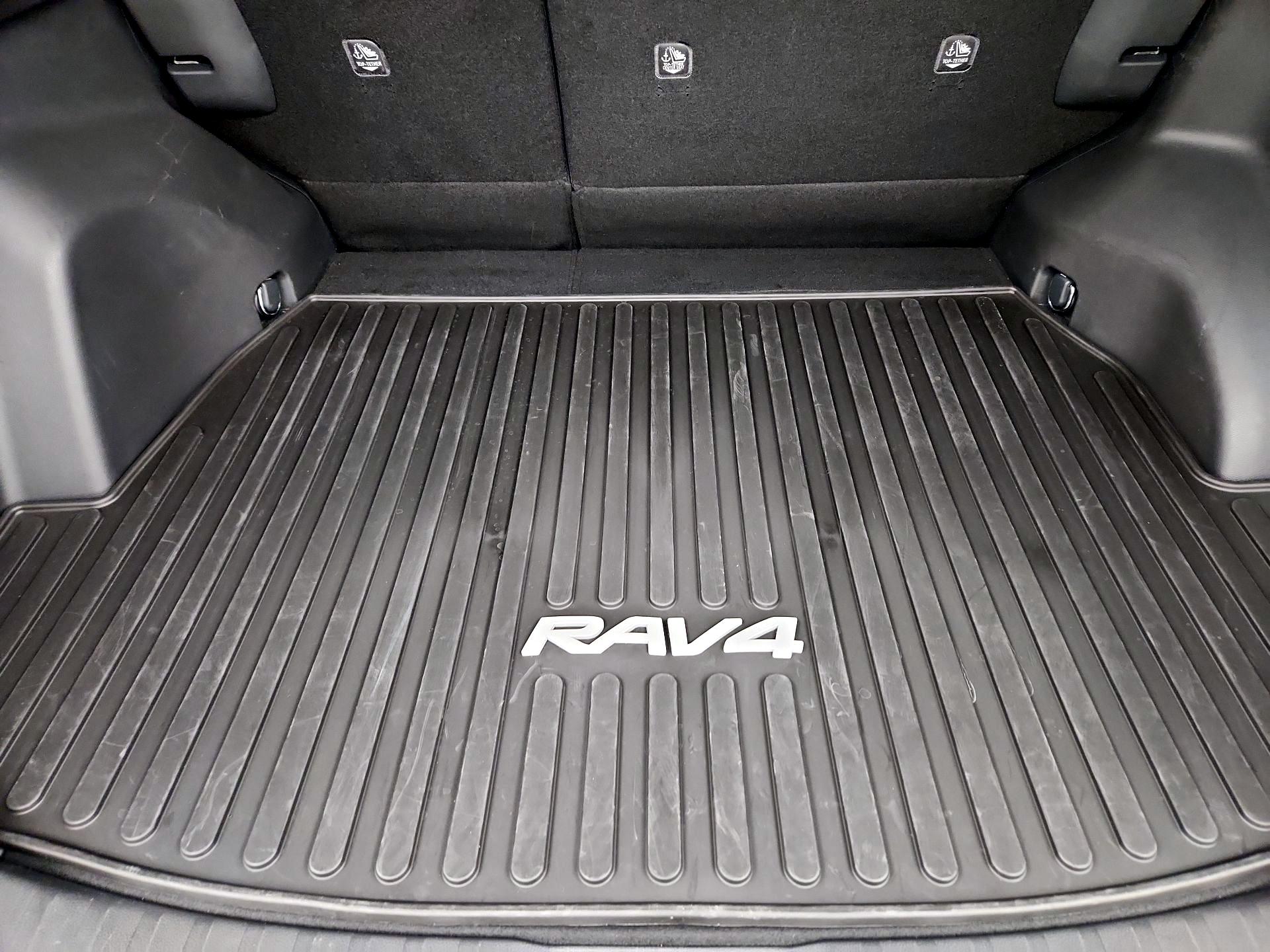 Thumbnail: 2023 Toyota RAV4 - 20