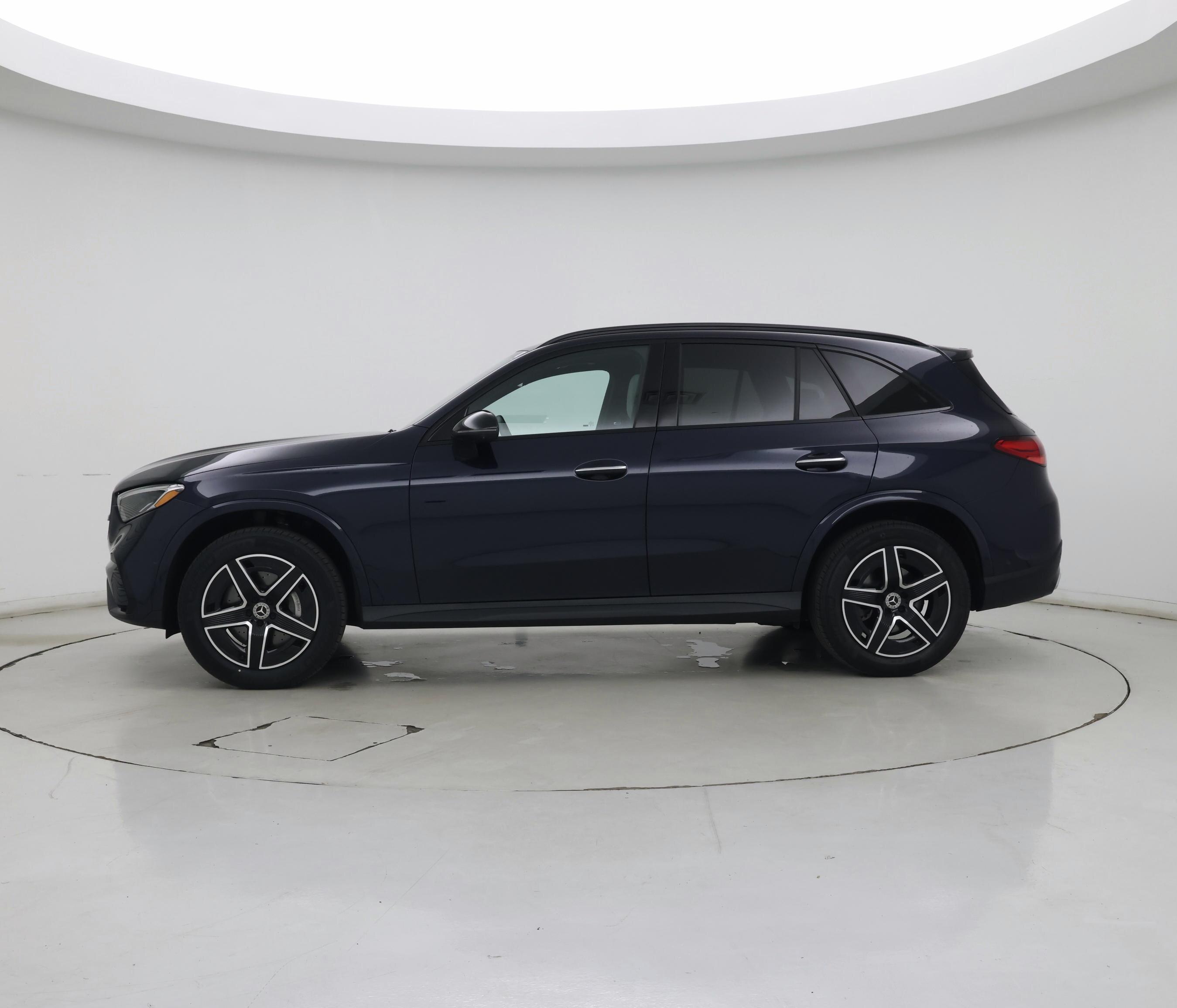 Thumbnail: 2023 Mercedes-Benz GLC - 3