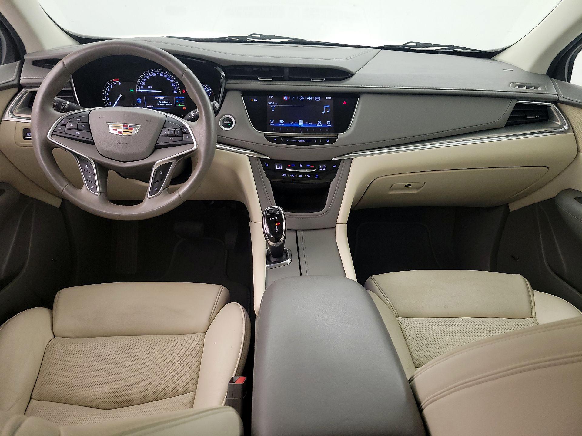 Thumbnail: 2017 Cadillac XT5 - 9