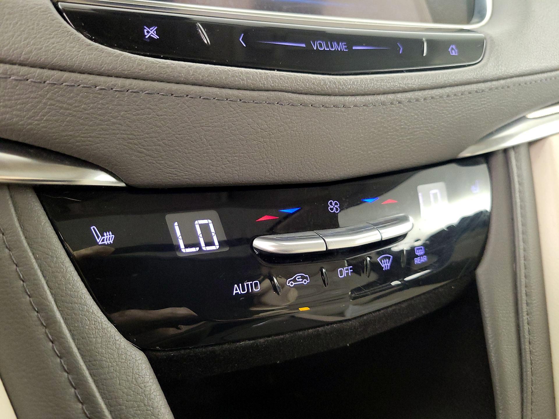 Thumbnail: 2017 Cadillac XT5 - 16