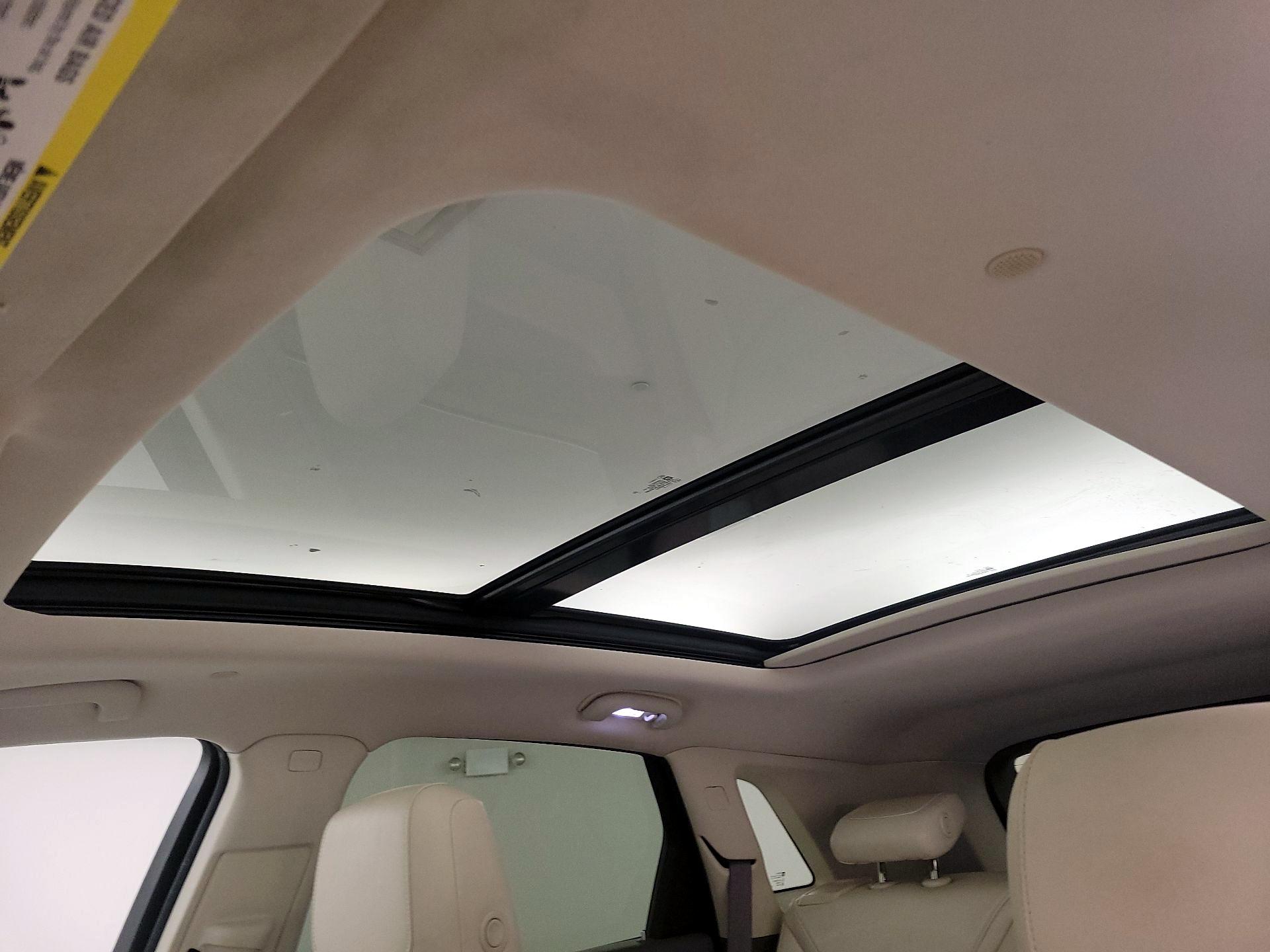 Thumbnail: 2017 Cadillac XT5 - 18