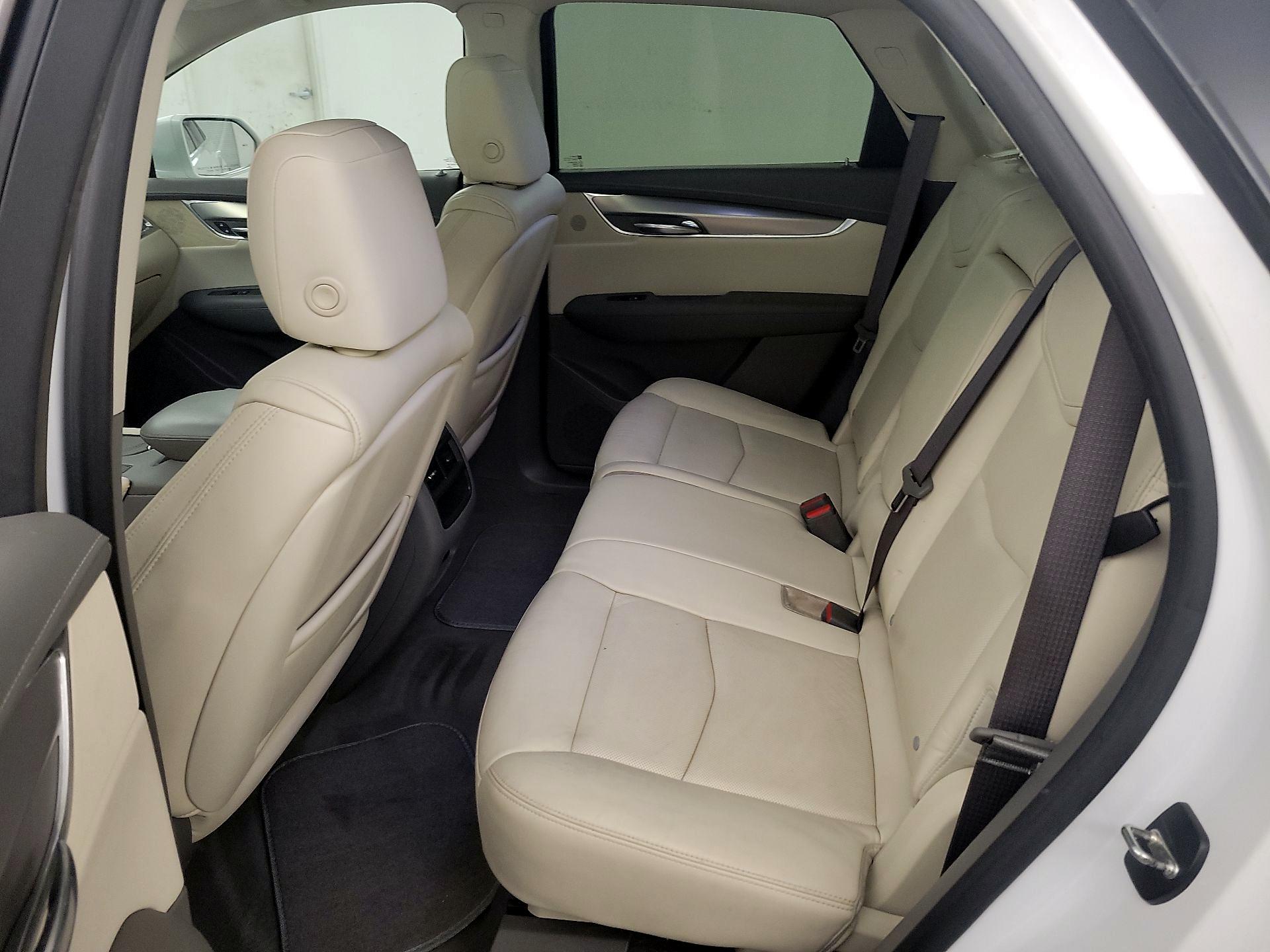 Thumbnail: 2017 Cadillac XT5 - 19