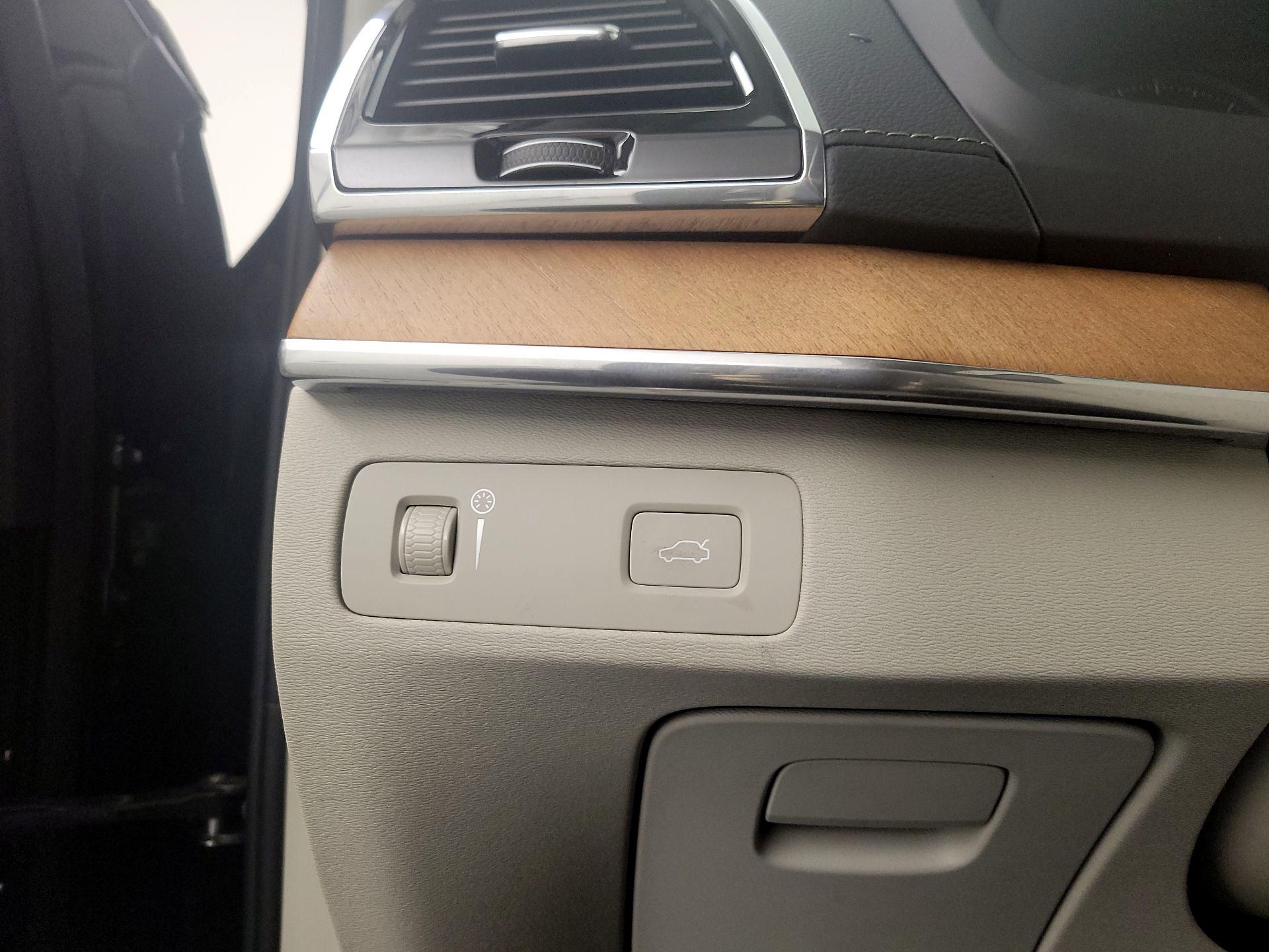 Thumbnail: 2020 Volvo XC90 - 13