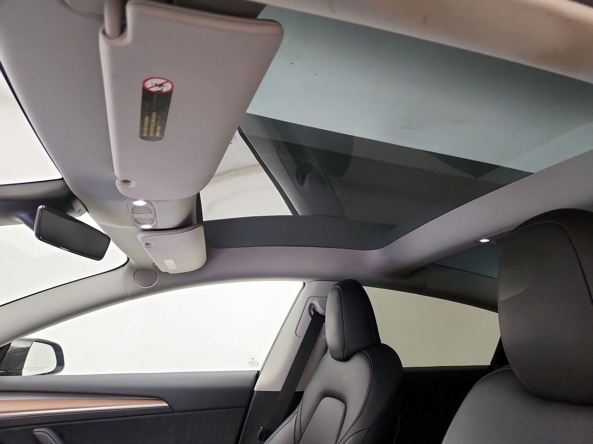 Thumbnail: 2023 Tesla Model 3 - 18