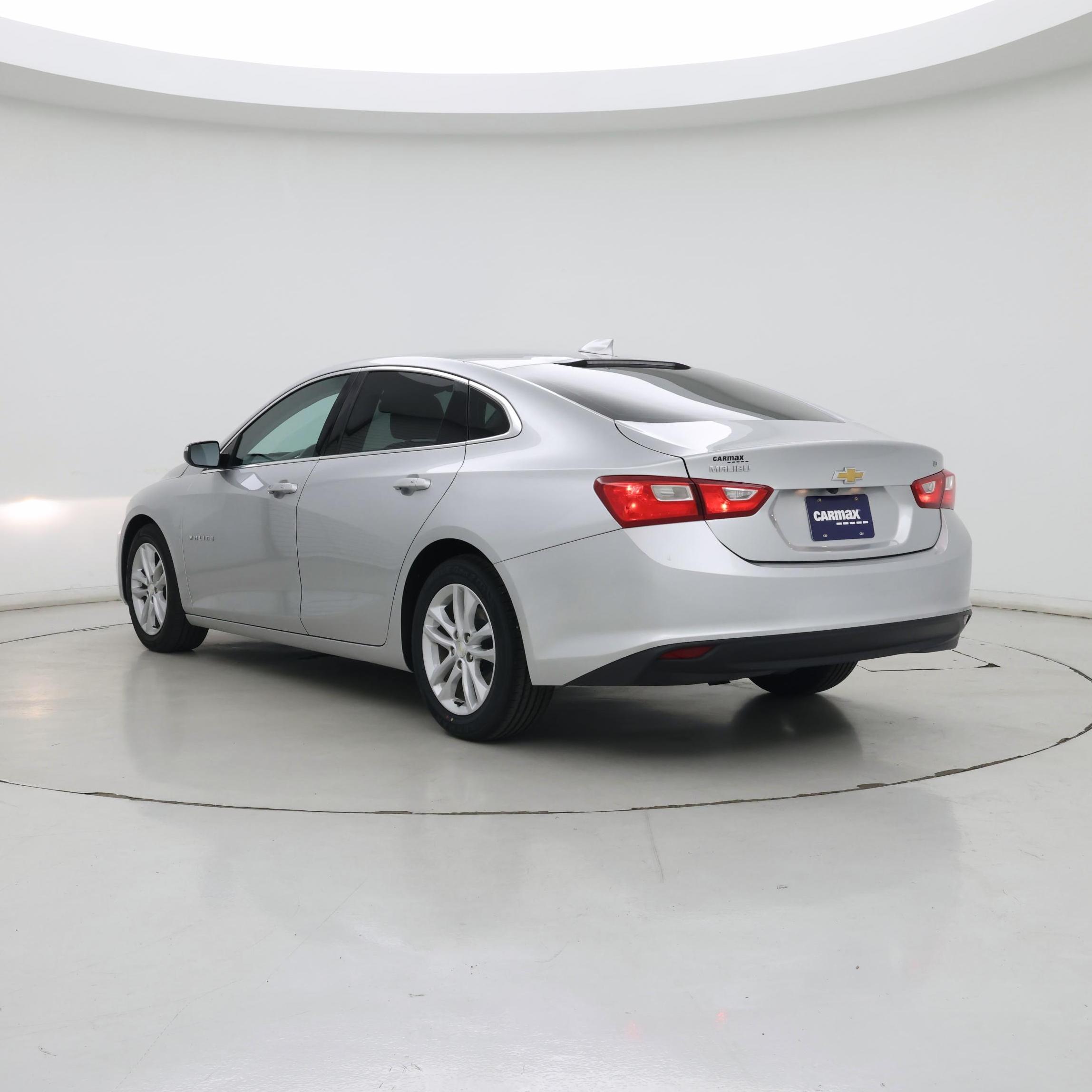 Thumbnail: 2018 Chevrolet Malibu - 2