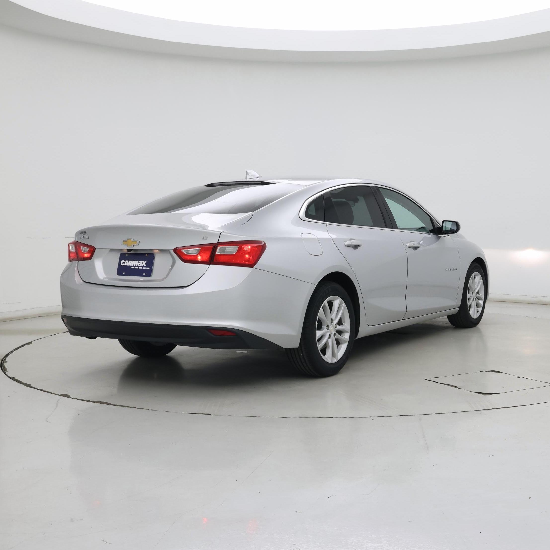 Thumbnail: 2018 Chevrolet Malibu - 8