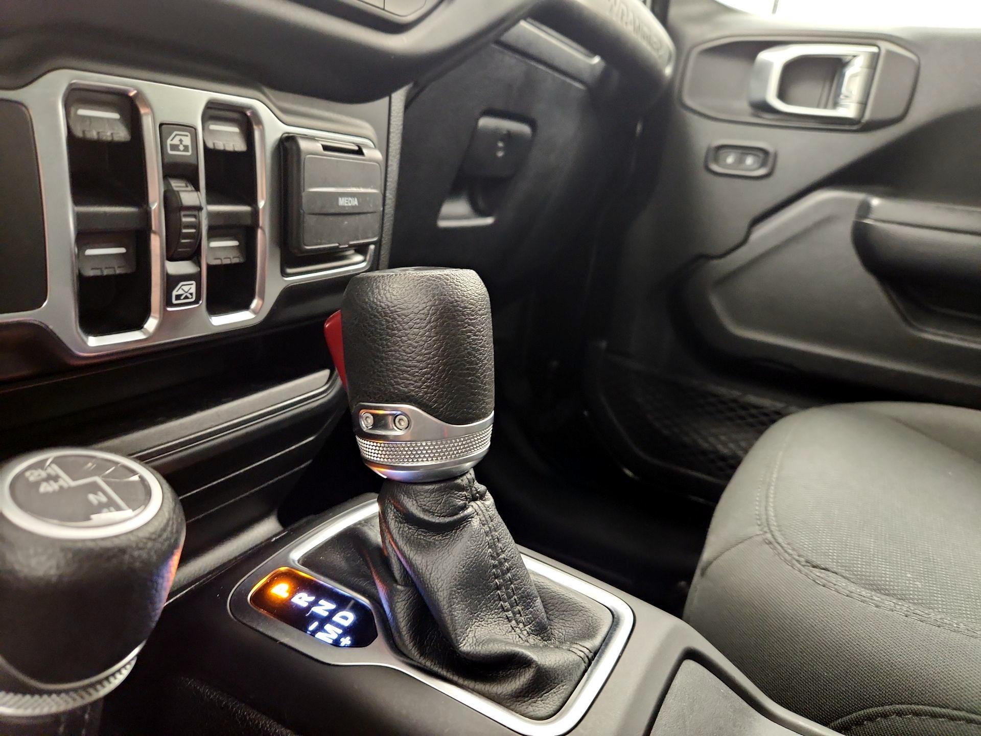 Thumbnail: 2019 Jeep Wrangler - 17