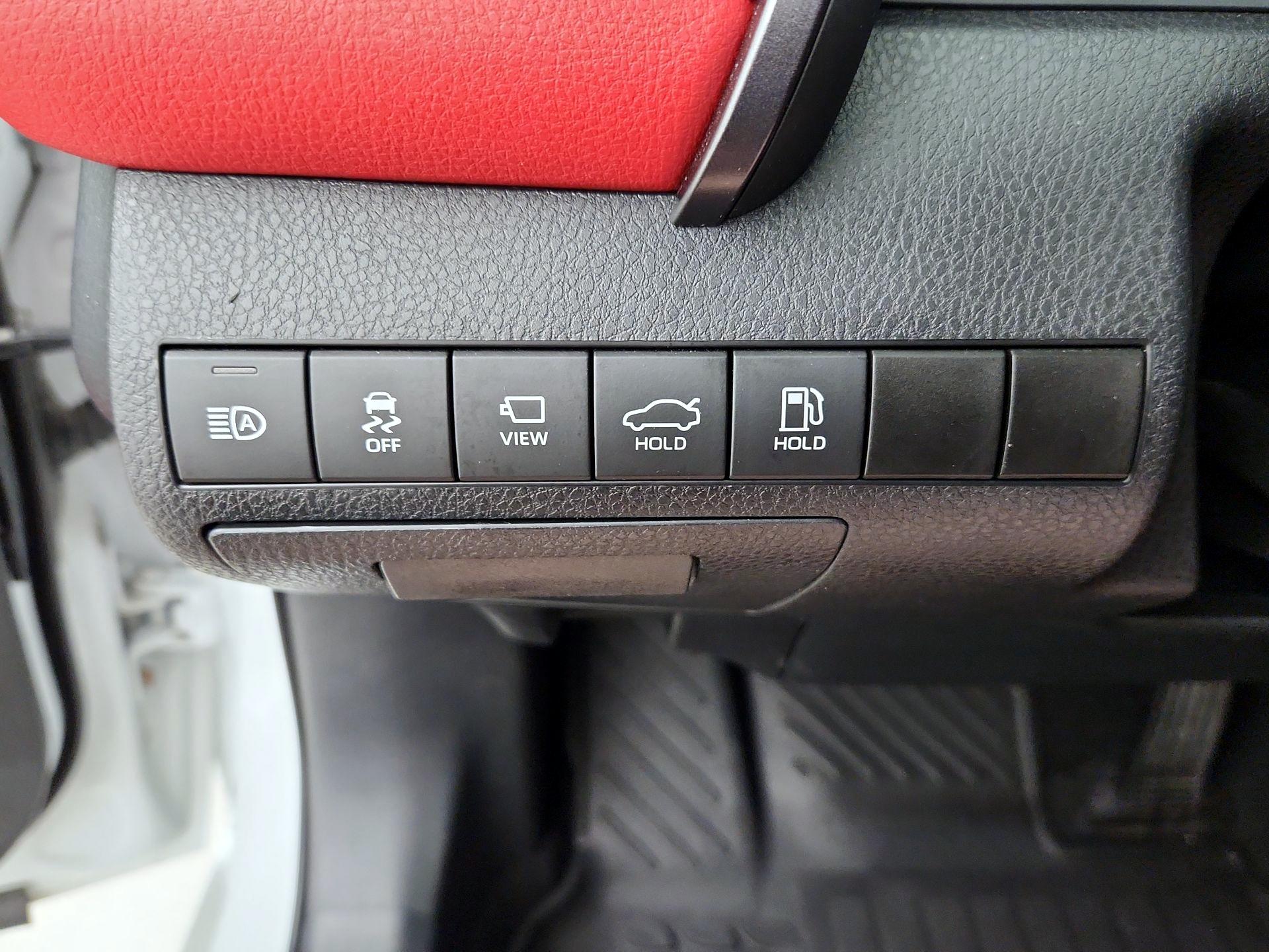 Thumbnail: 2019 Toyota Camry - 13