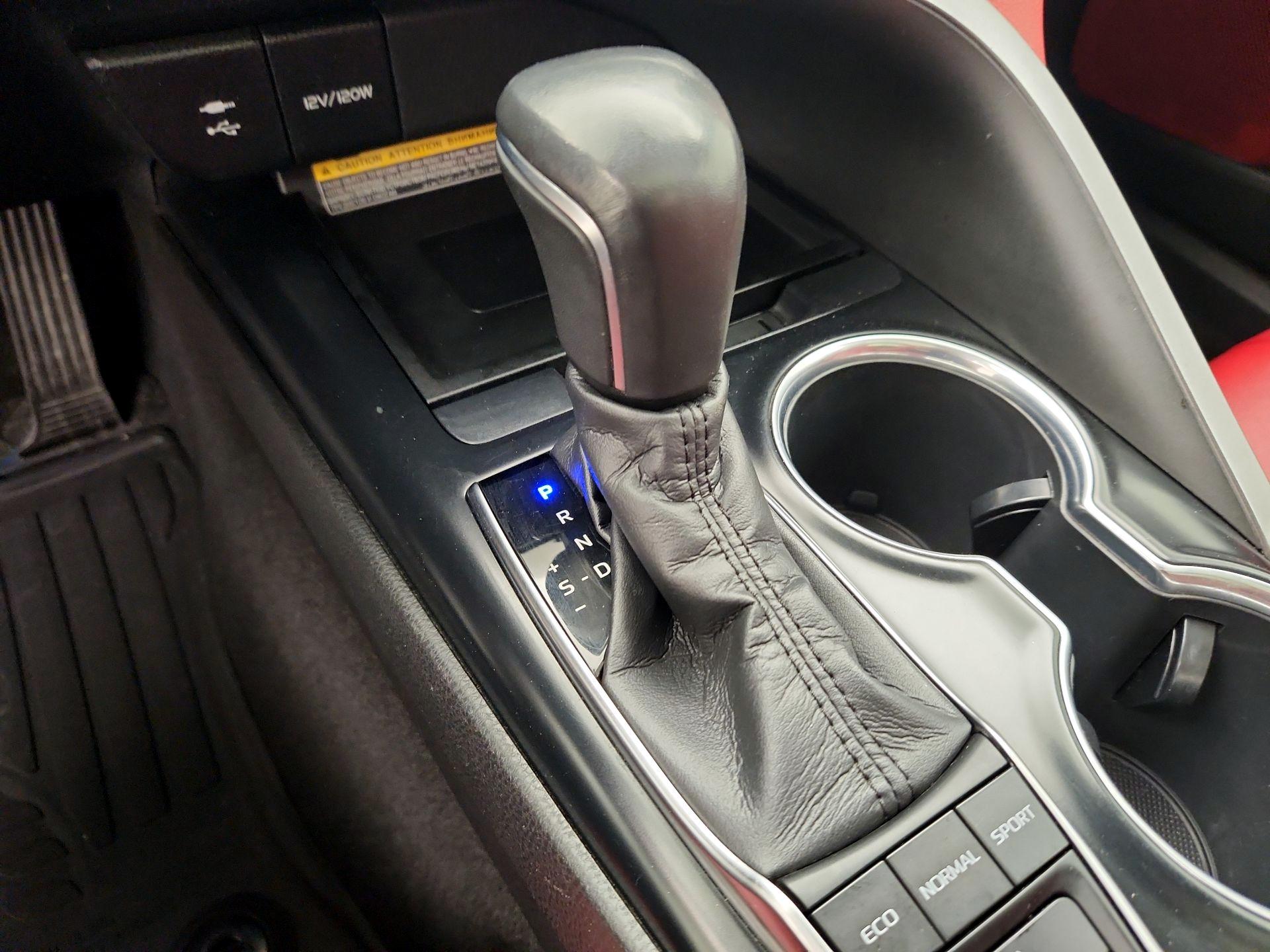 Thumbnail: 2019 Toyota Camry - 18