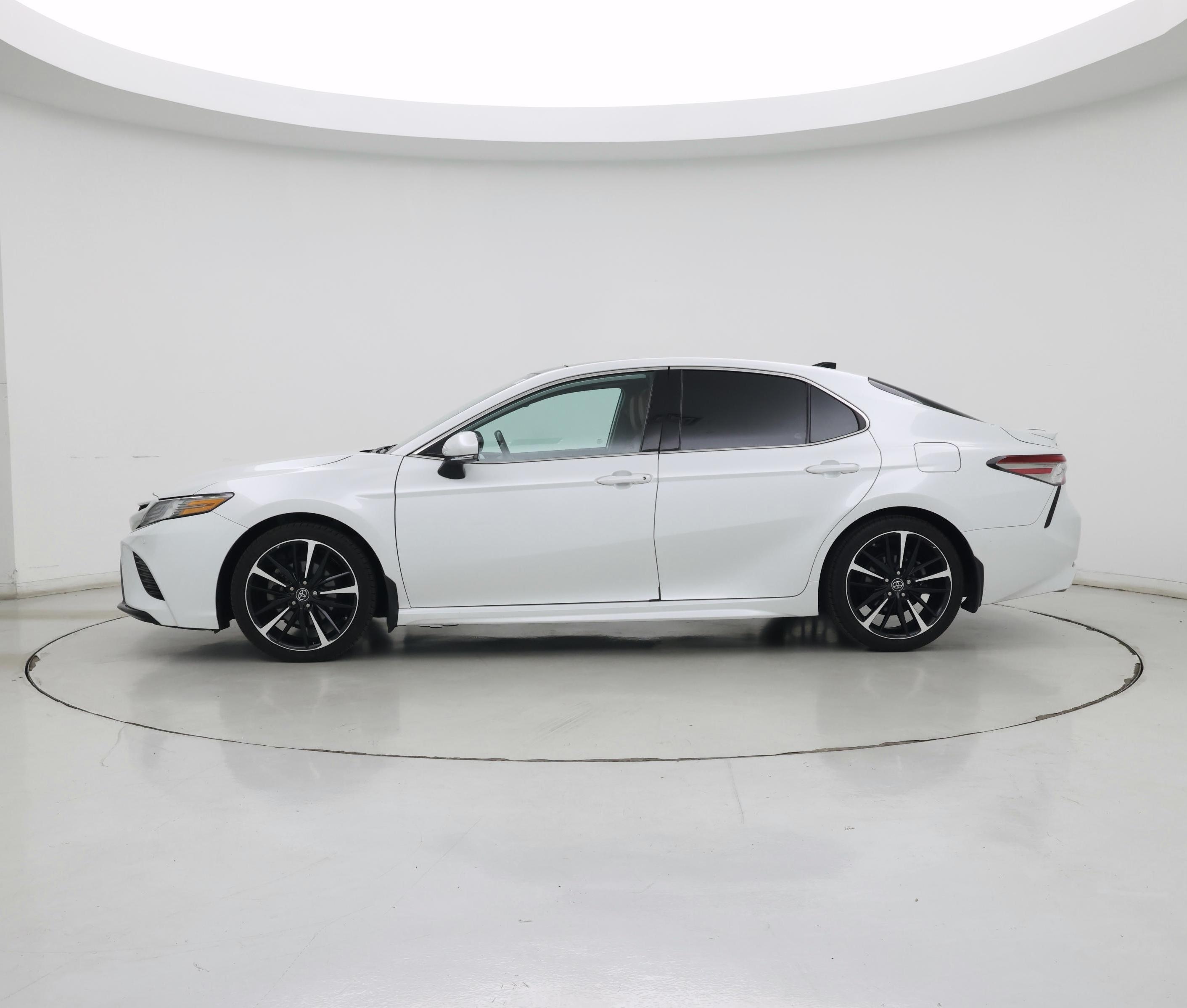 Thumbnail: 2019 Toyota Camry - 3
