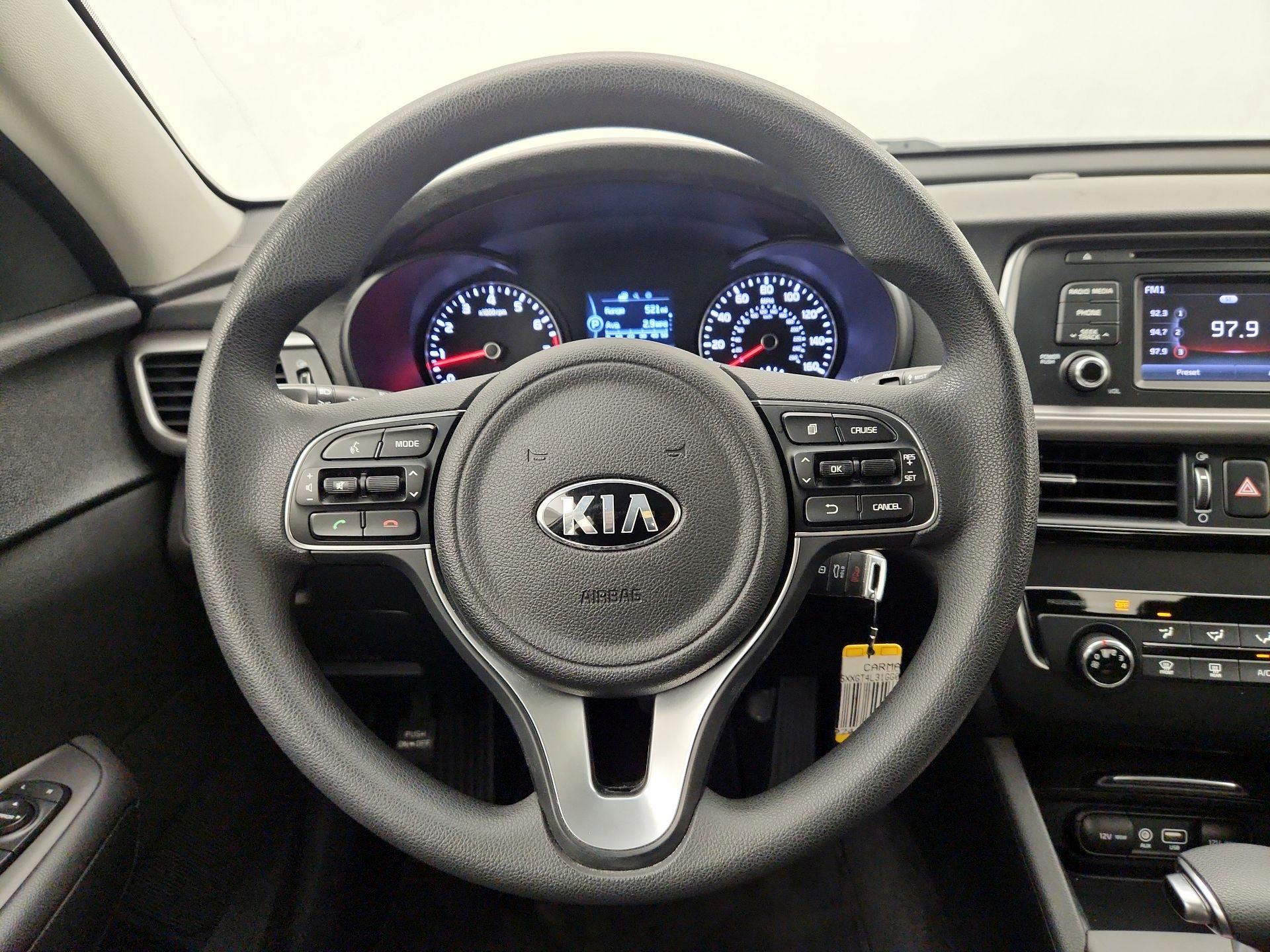 Thumbnail: 2016 Kia Optima - 10