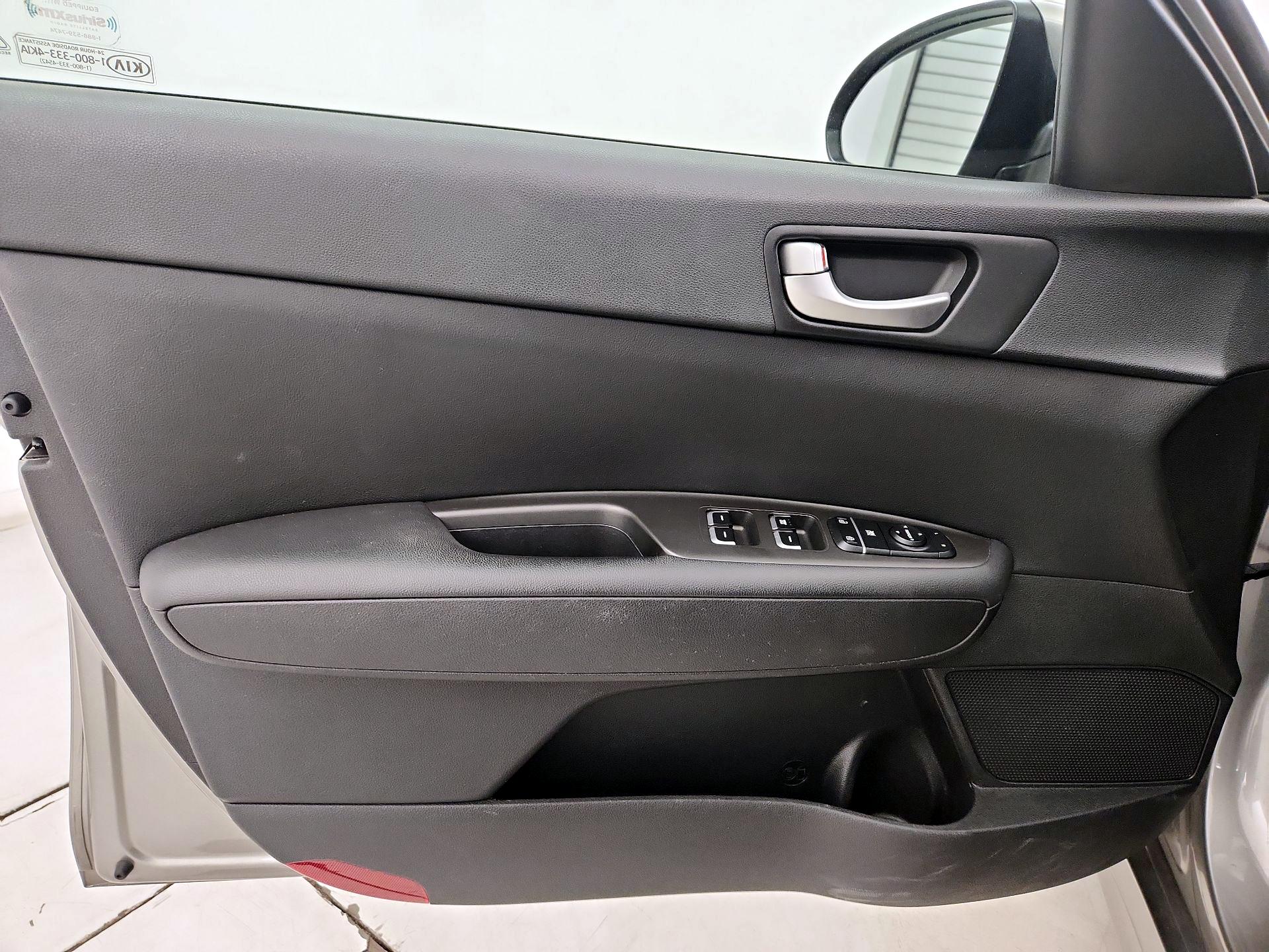Thumbnail: 2016 Kia Optima - 12