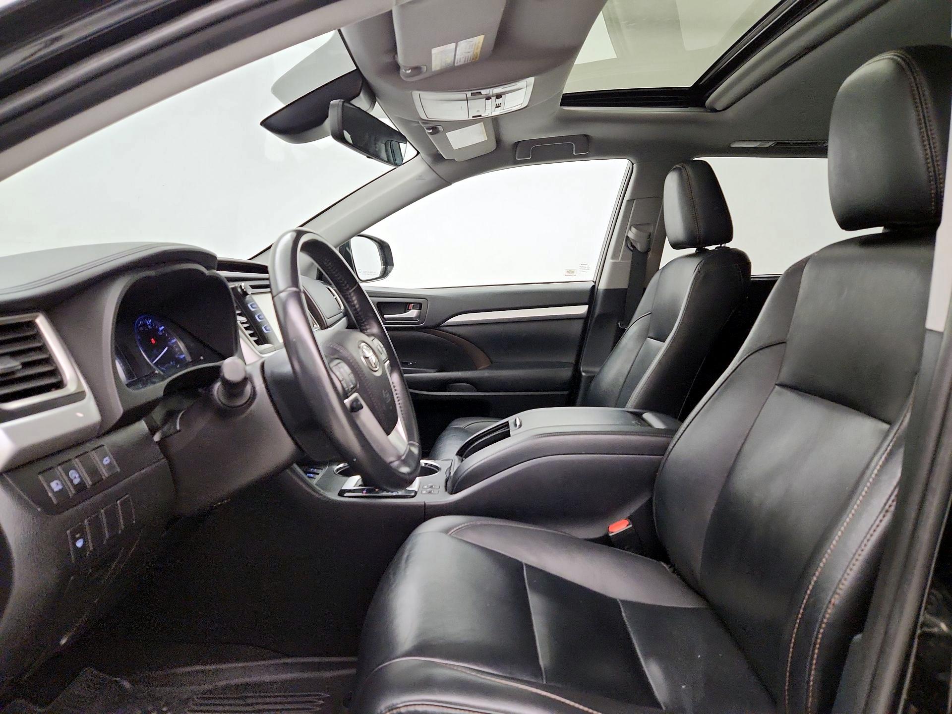 Thumbnail: 2019 Toyota Highlander - 11