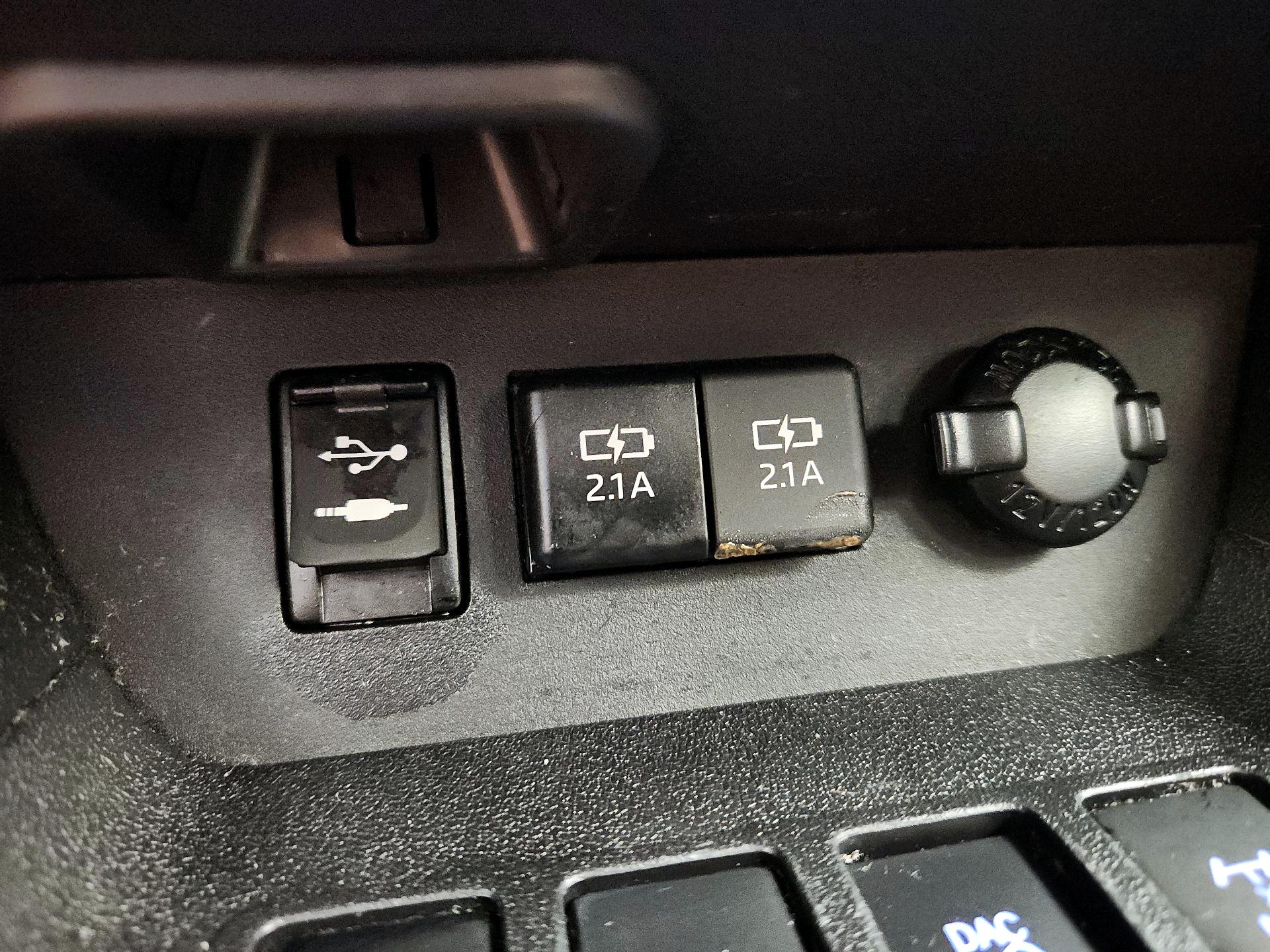 Thumbnail: 2019 Toyota Highlander - 18