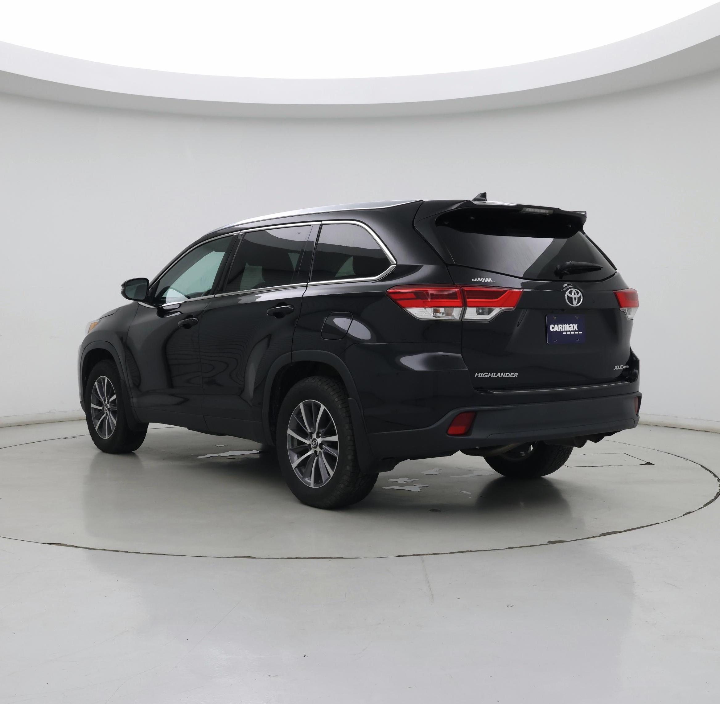 Thumbnail: 2019 Toyota Highlander - 2
