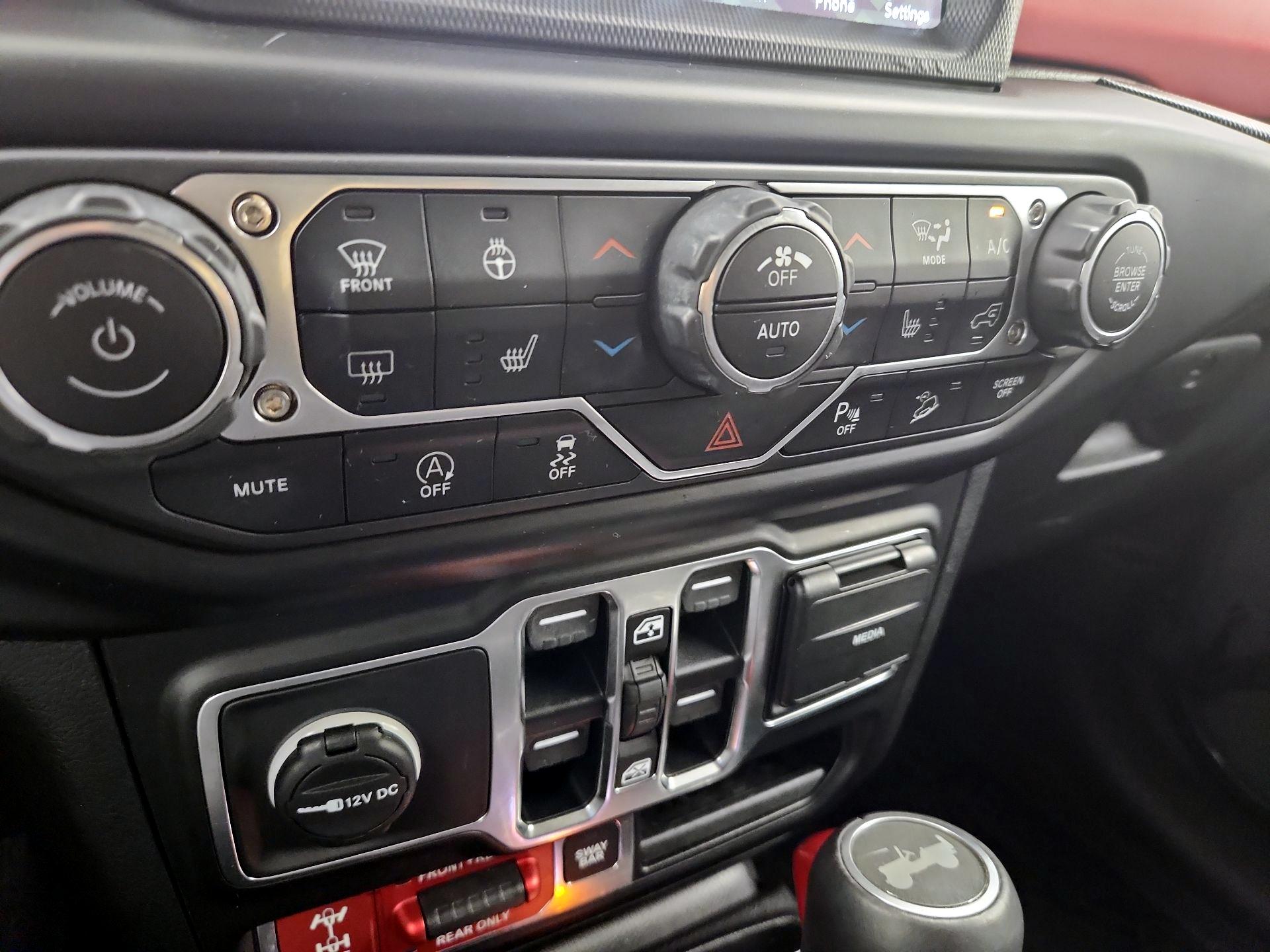 Thumbnail: 2020 Jeep Wrangler - 17