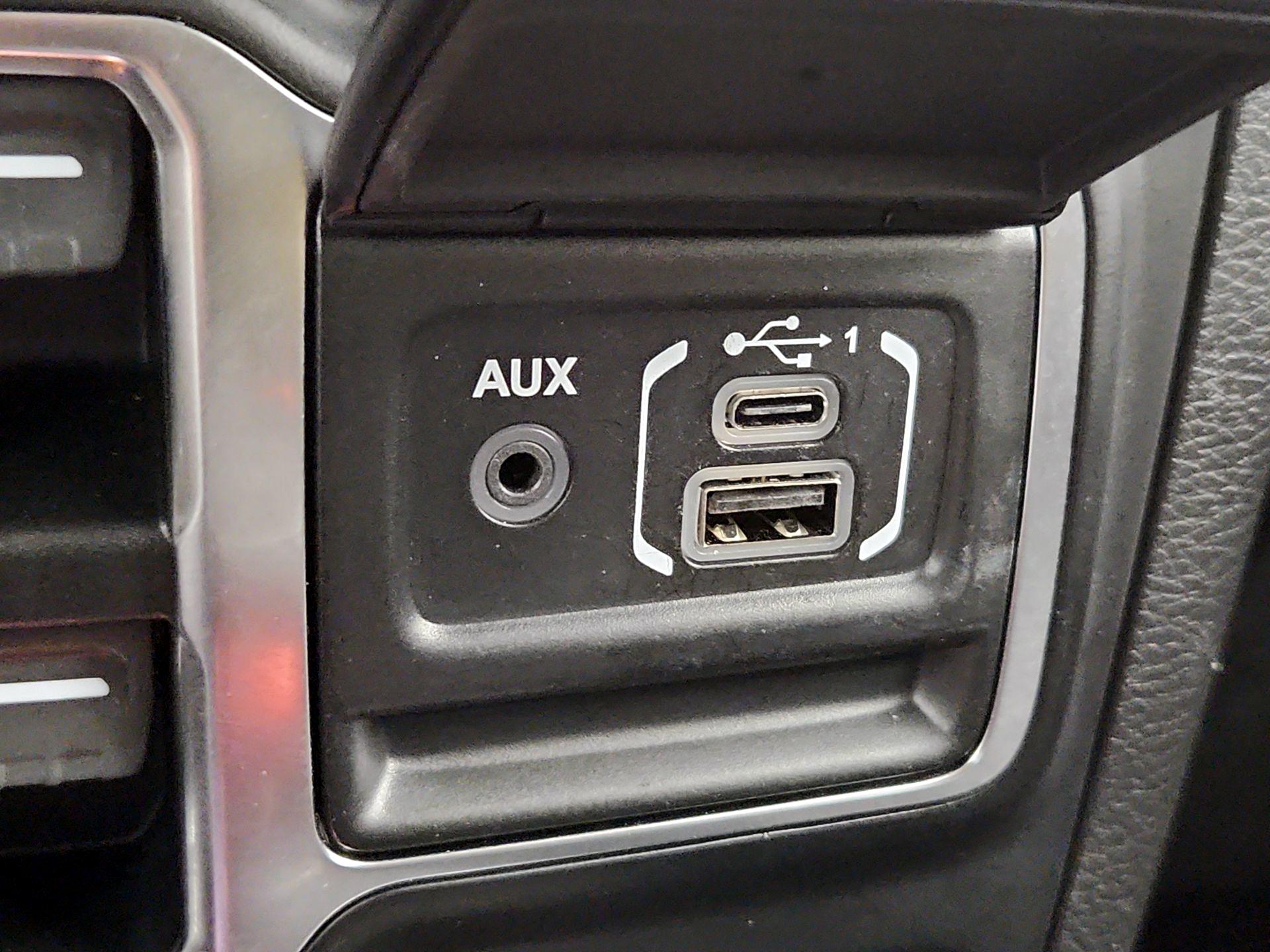 Thumbnail: 2020 Jeep Wrangler - 19