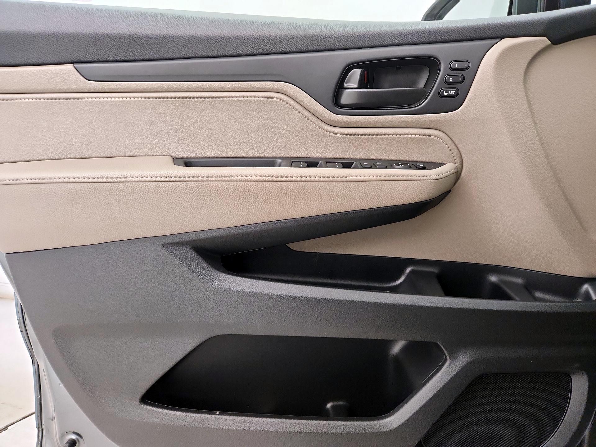 Thumbnail: 2019 Honda Odyssey - 12