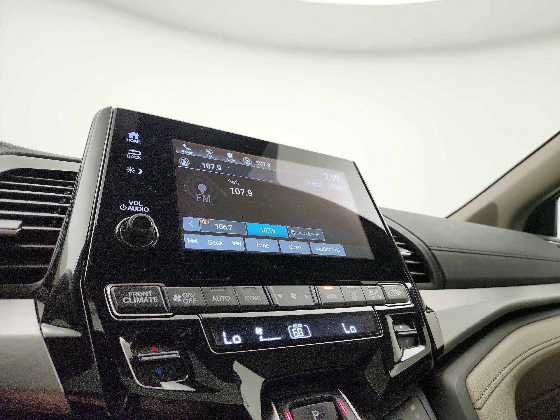 Thumbnail: 2019 Honda Odyssey - 16