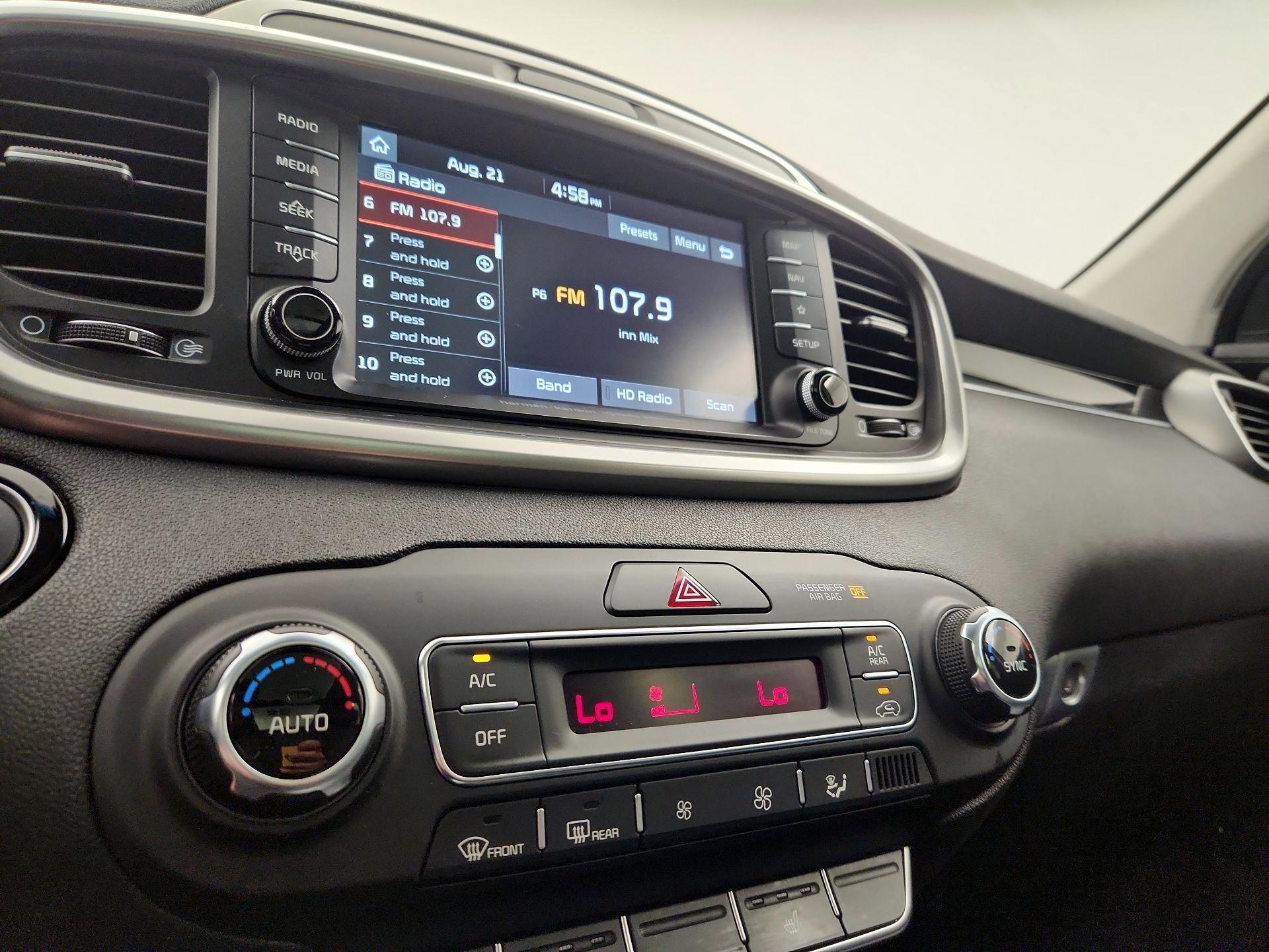 Thumbnail: 2019 Kia Sorento - 17