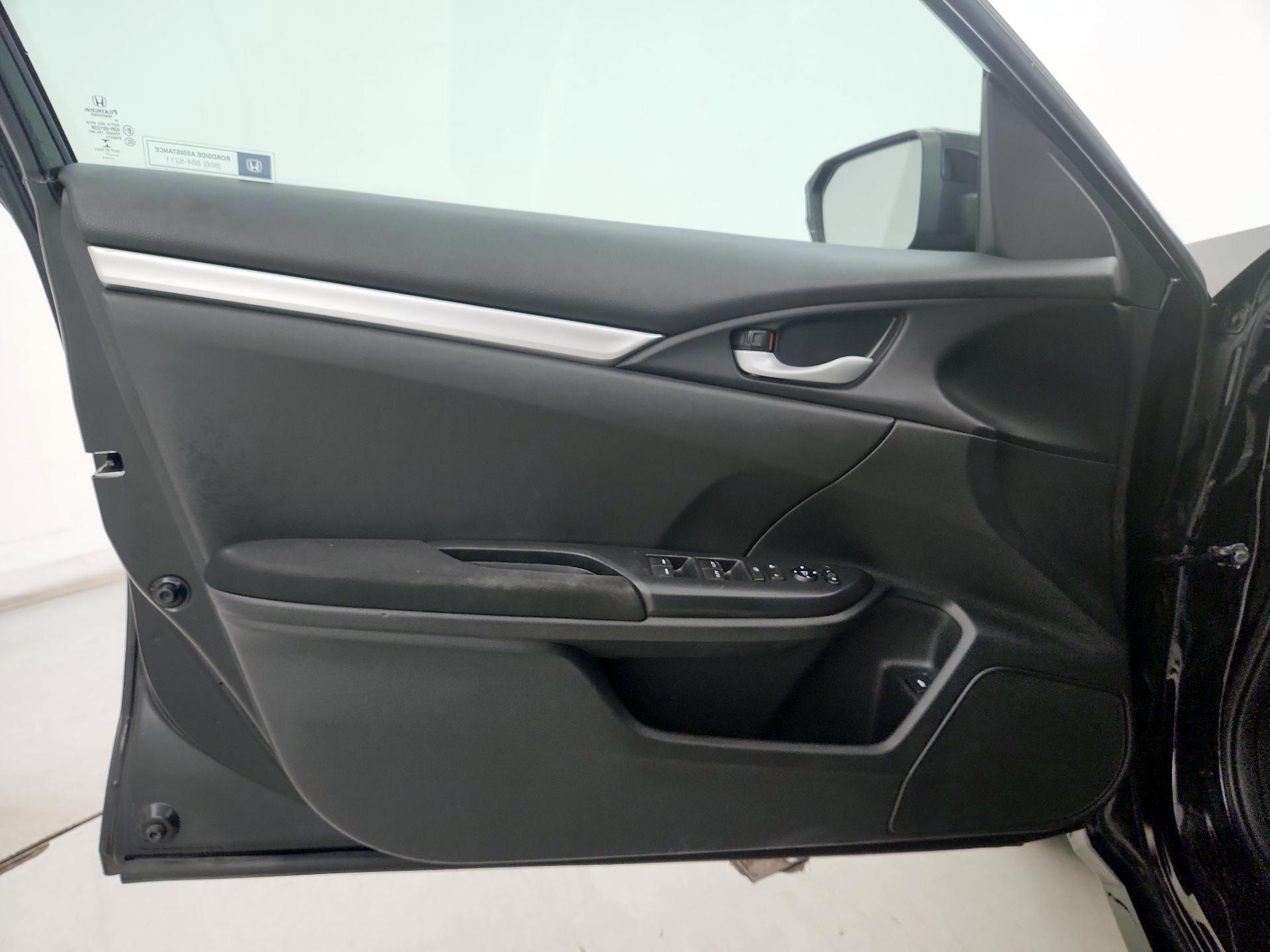 Thumbnail: 2017 Honda Civic - 12