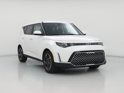 White 2023 Kia Soul EX