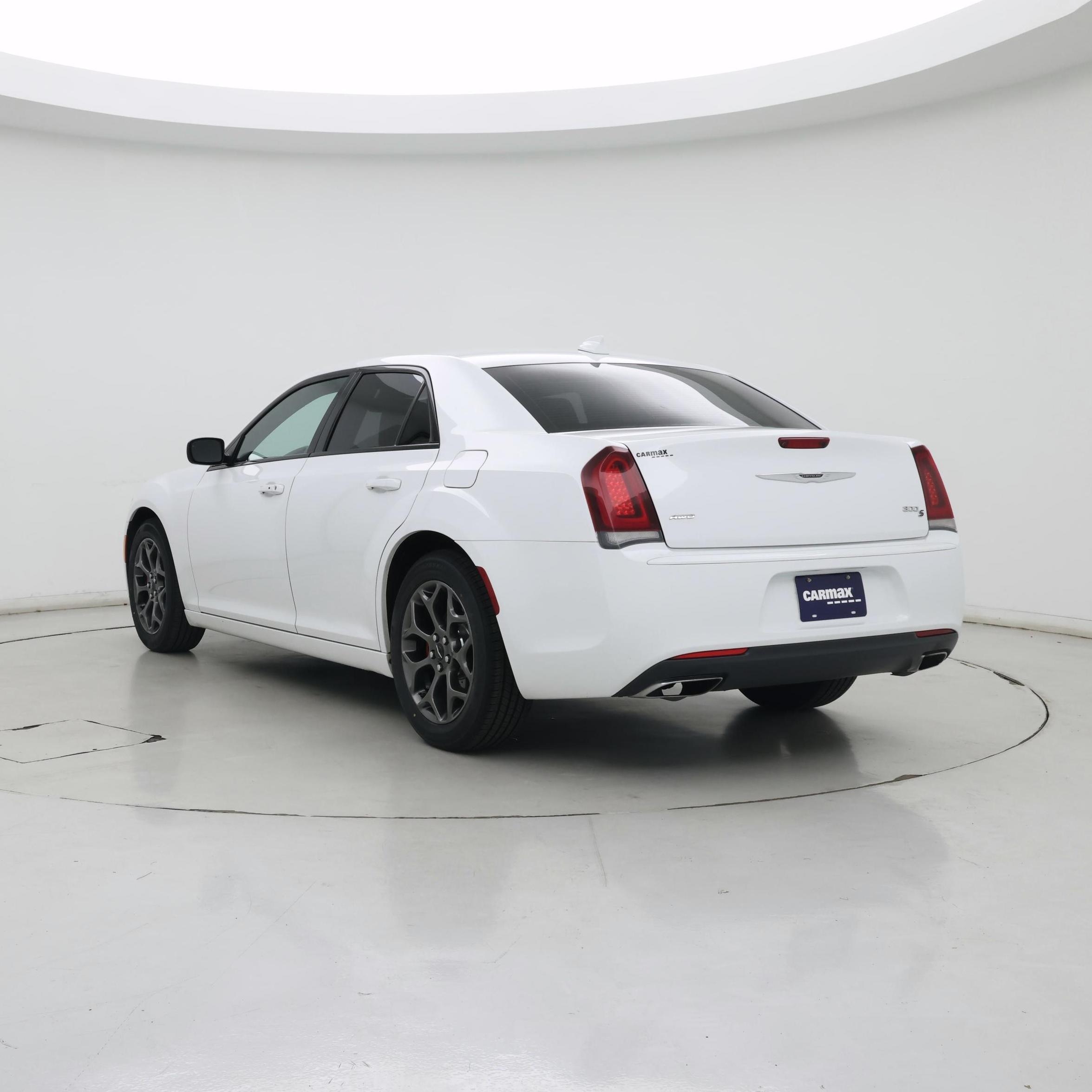 Thumbnail: 2018 Chrysler 300 - 2
