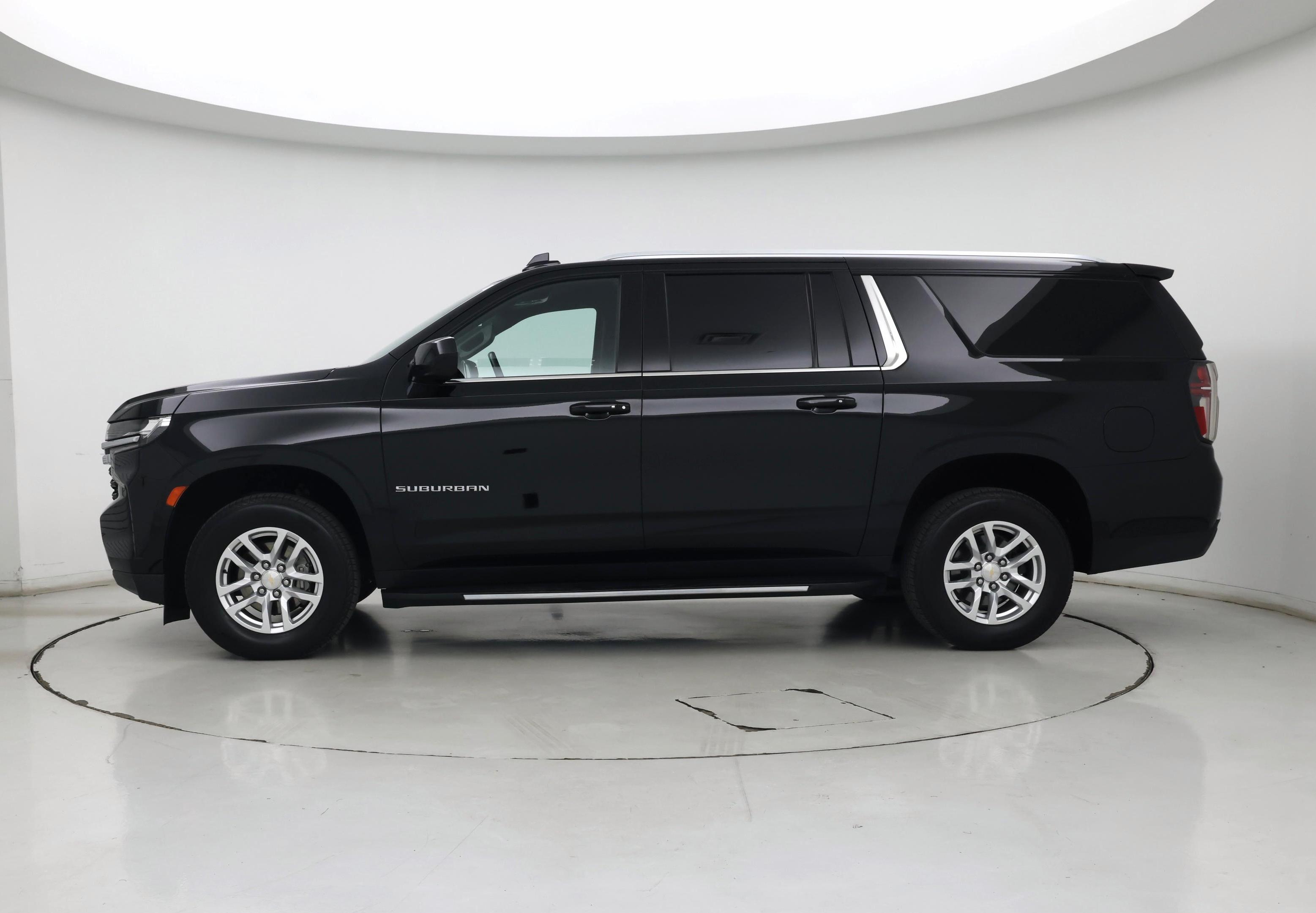 Thumbnail: 2021 Chevrolet Suburban - 3