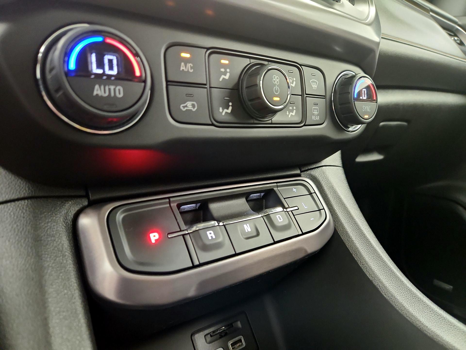 Thumbnail: 2022 GMC Acadia - 18