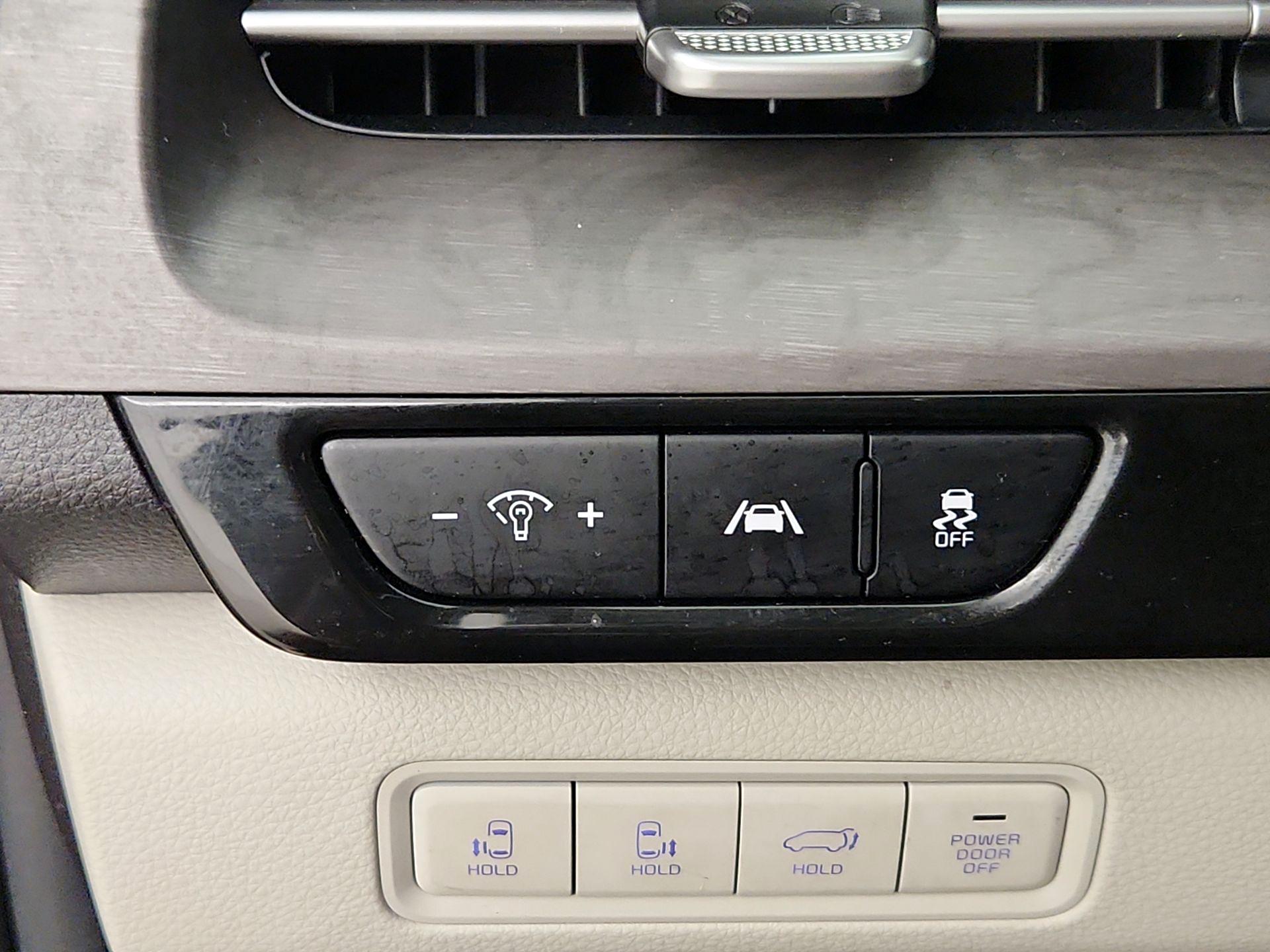 Thumbnail: 2024 Kia Carnival - 13