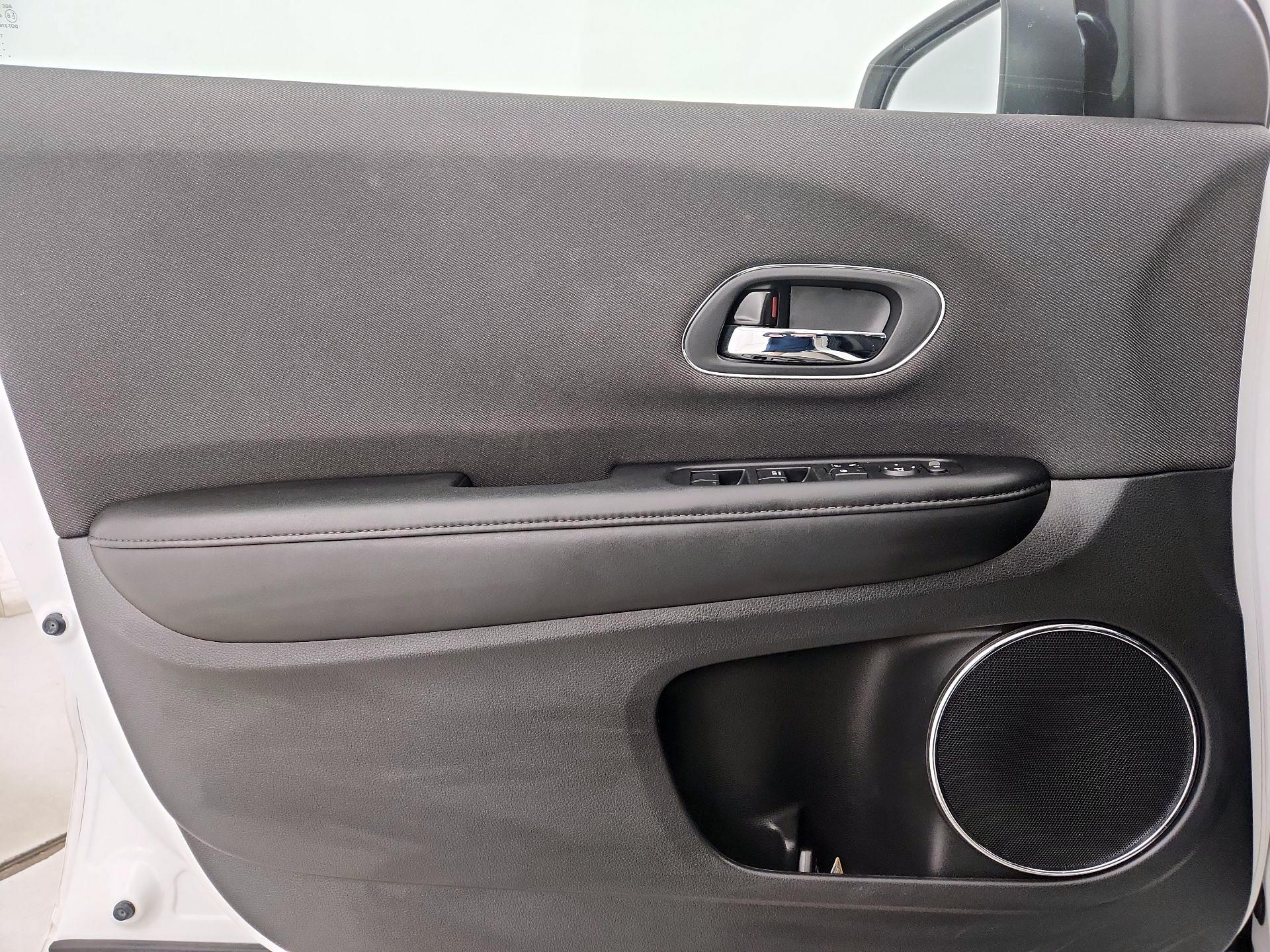 Thumbnail: 2019 Honda HR-V - 12
