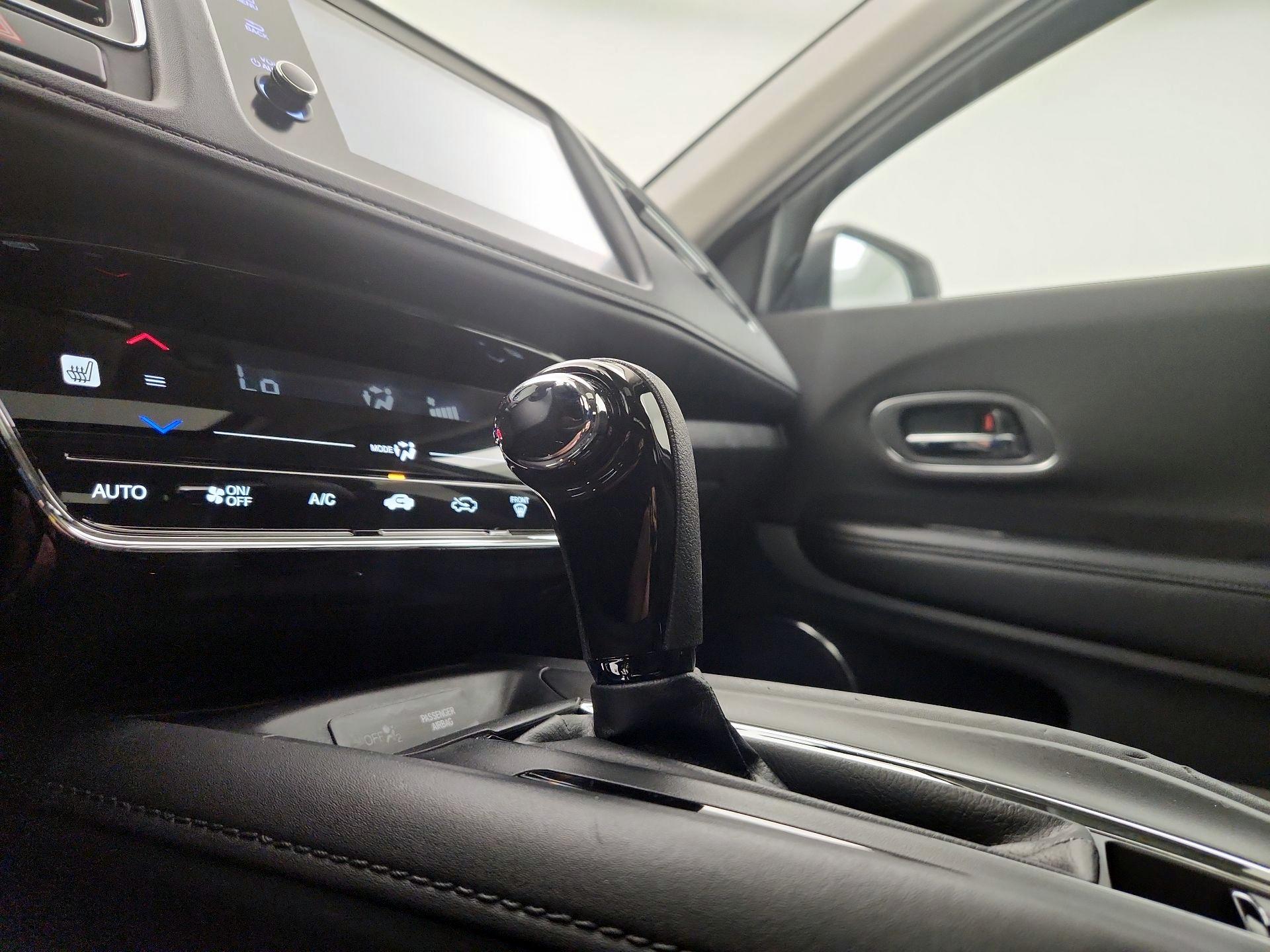 Thumbnail: 2019 Honda HR-V - 17