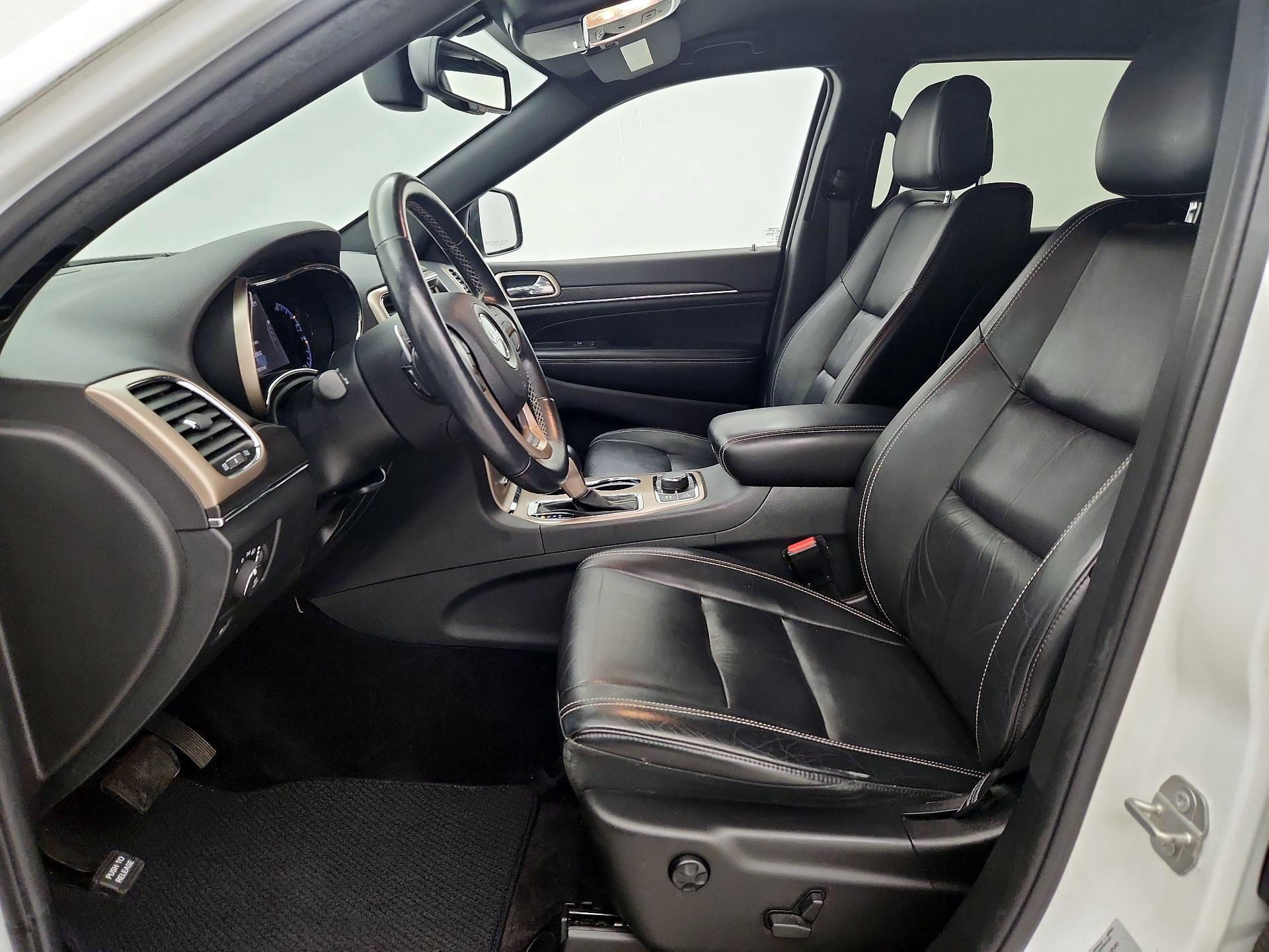 Thumbnail: 2016 Jeep Grand Cherokee - 11