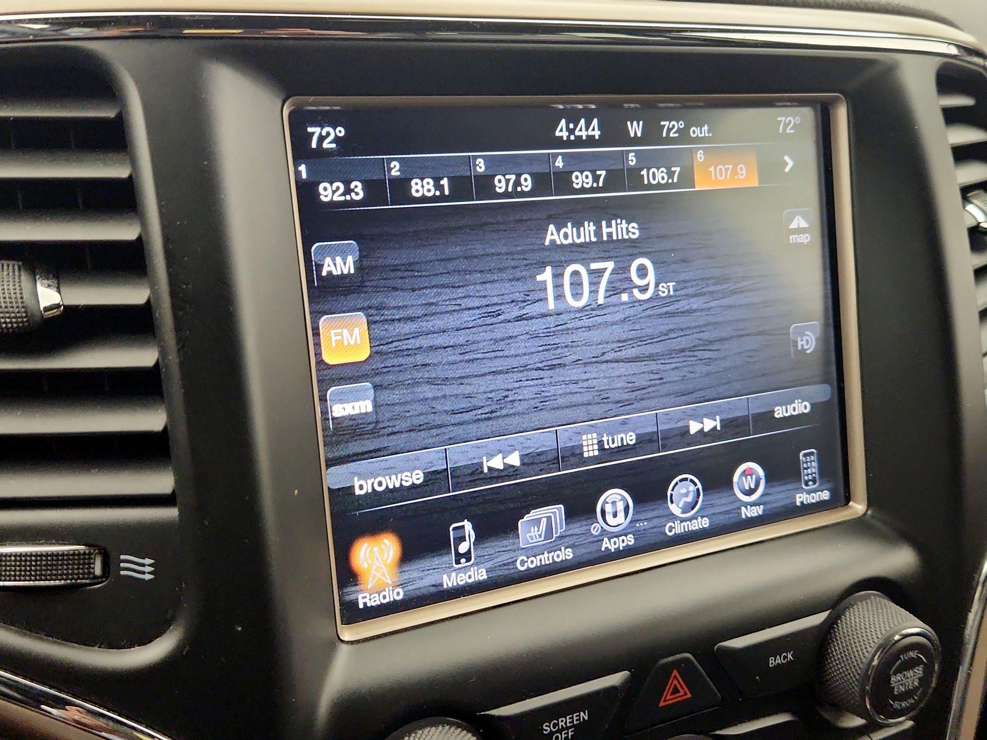 Thumbnail: 2016 Jeep Grand Cherokee - 16