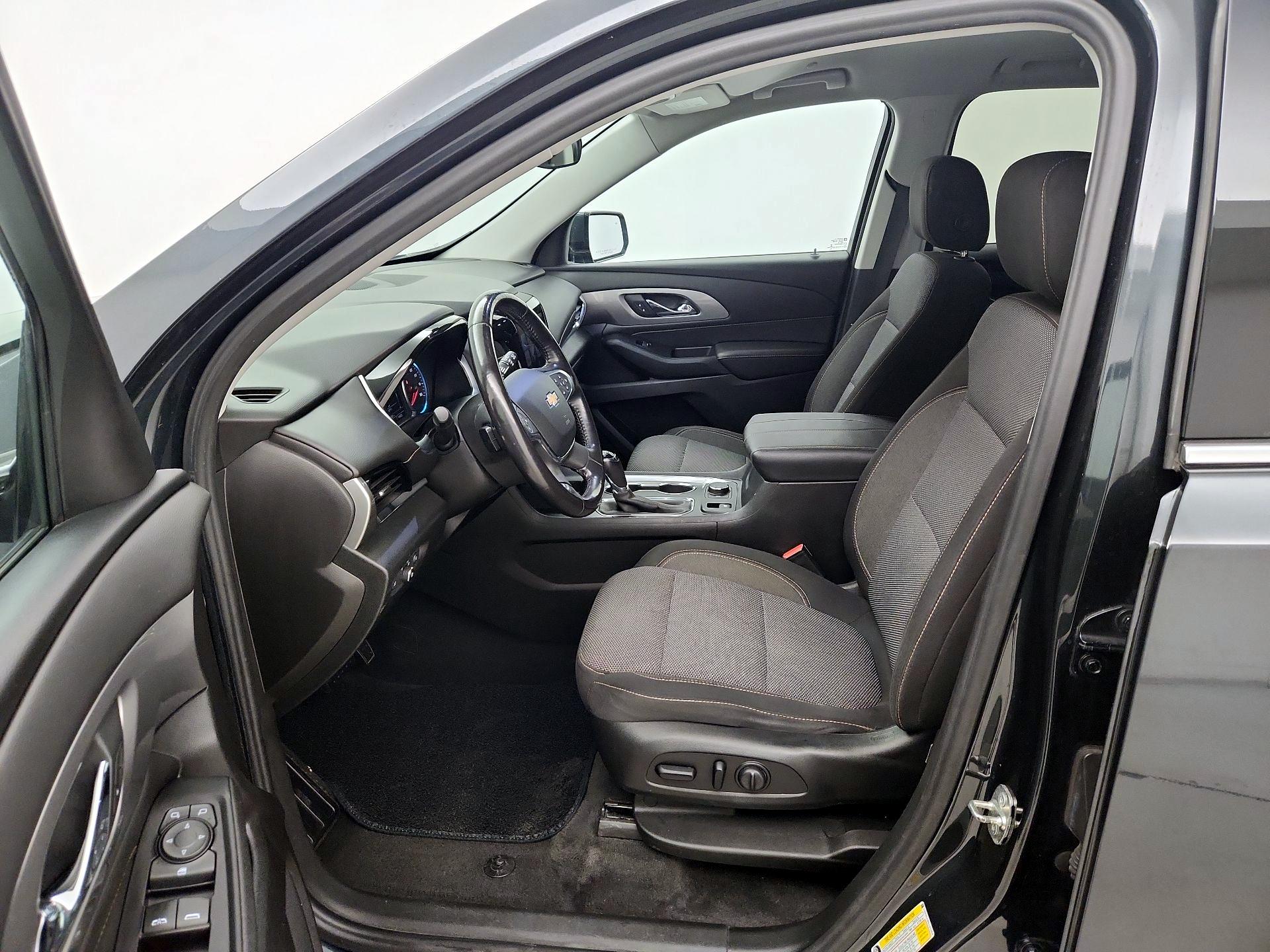 Thumbnail: 2018 Chevrolet Traverse - 11
